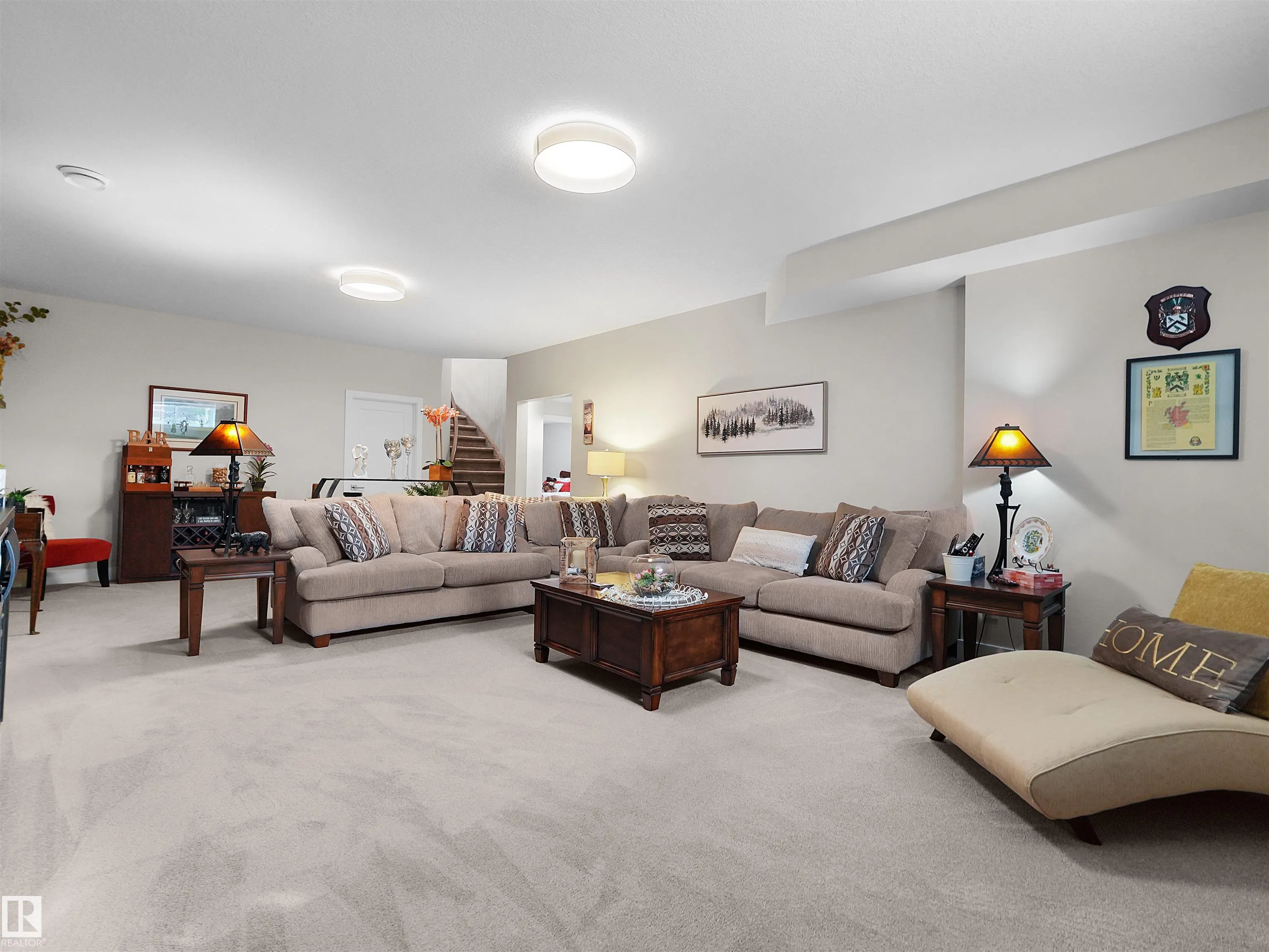 904 WOOD Place