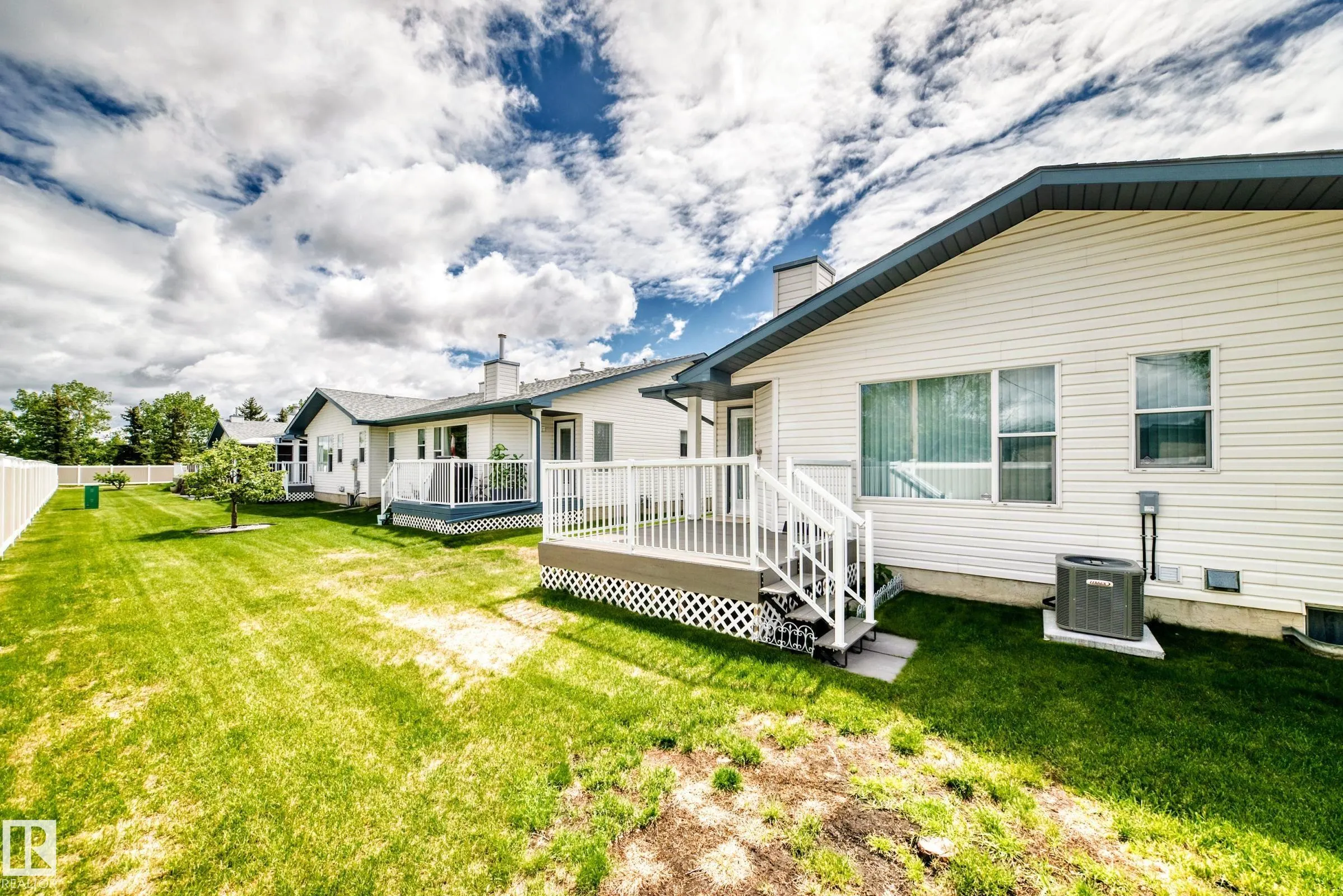 104 MAISONETTE Village