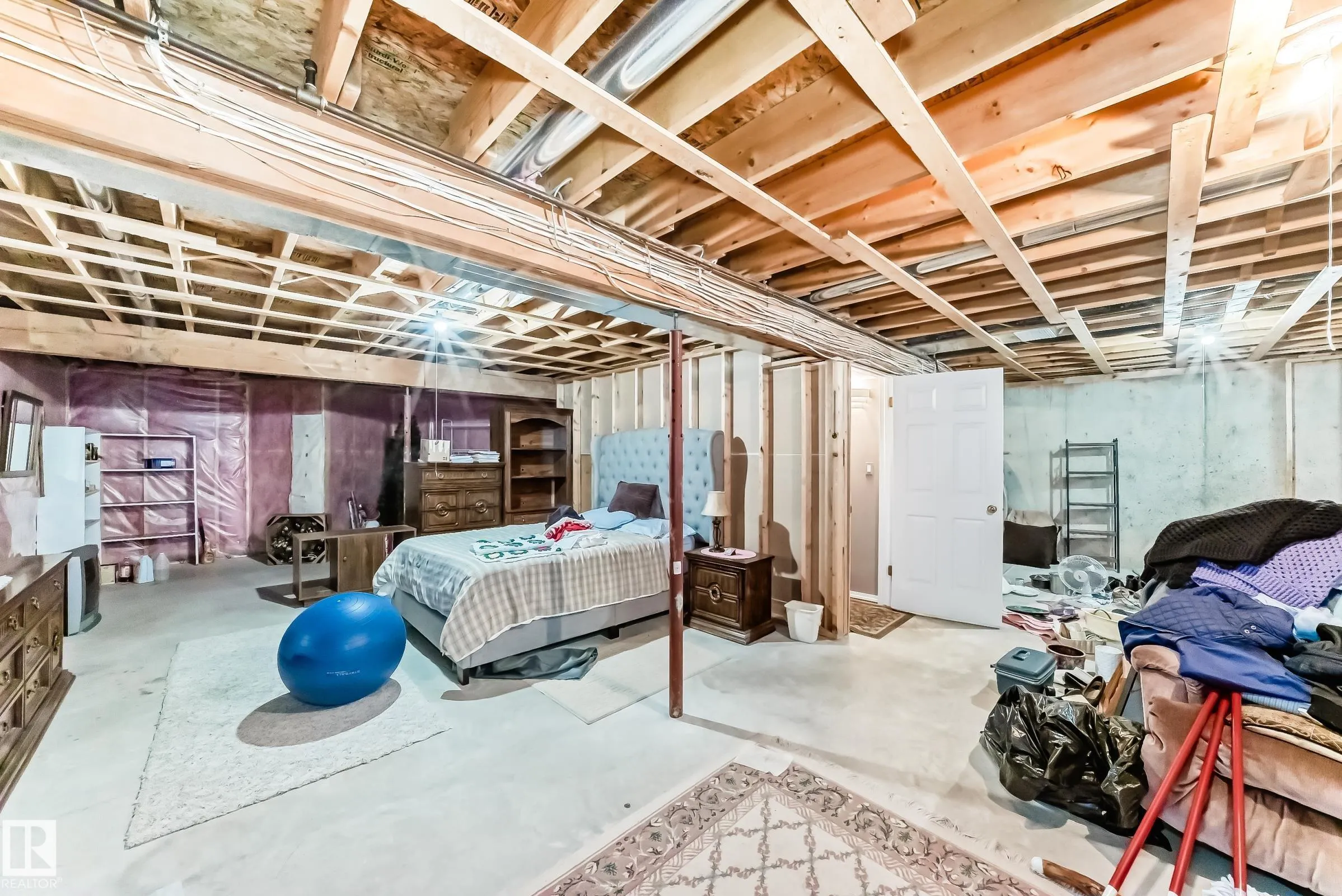 104 MAISONETTE Village