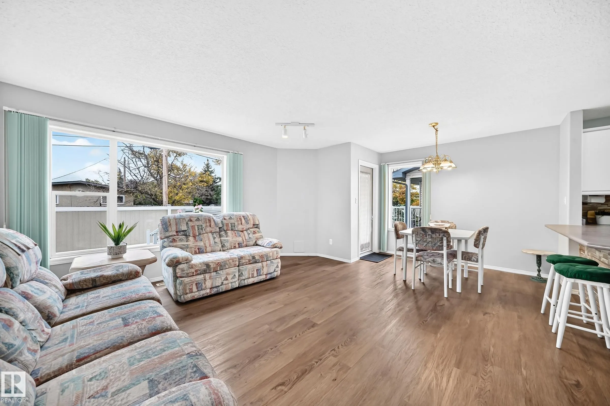 104 MAISONETTE Village
