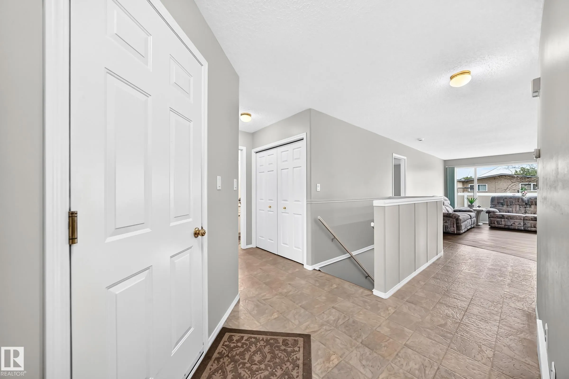 104 MAISONETTE Village