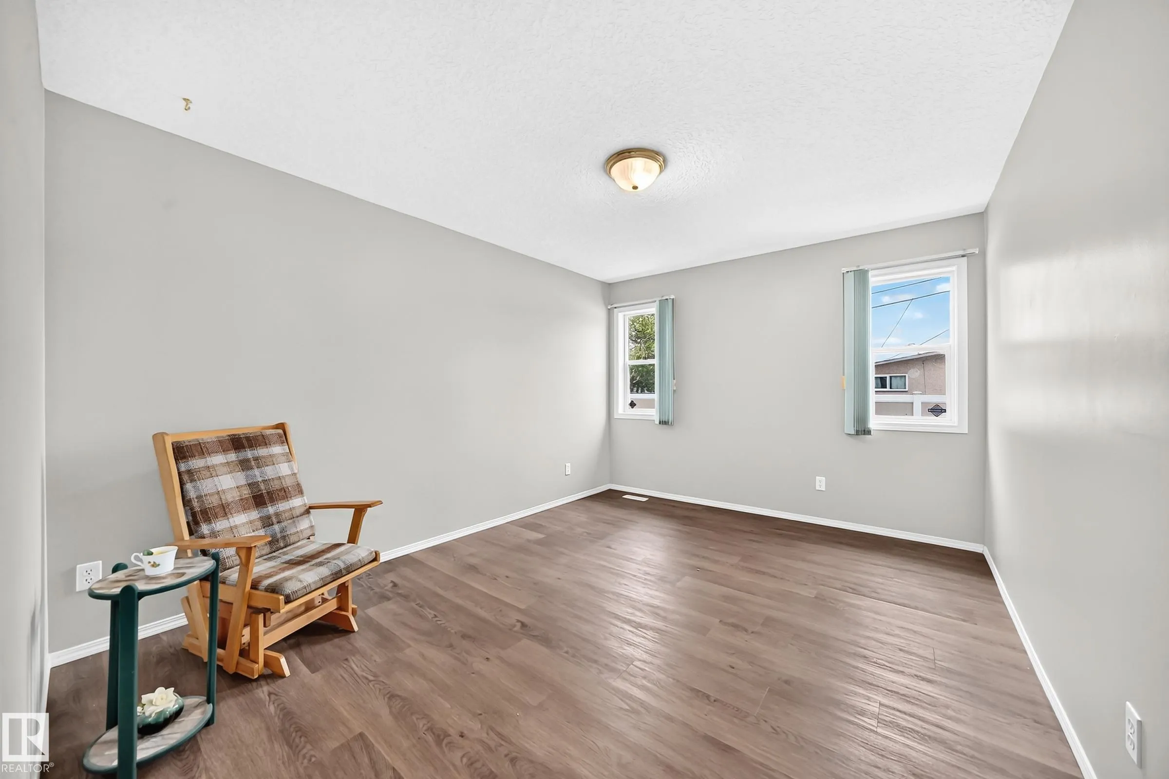 104 MAISONETTE Village
