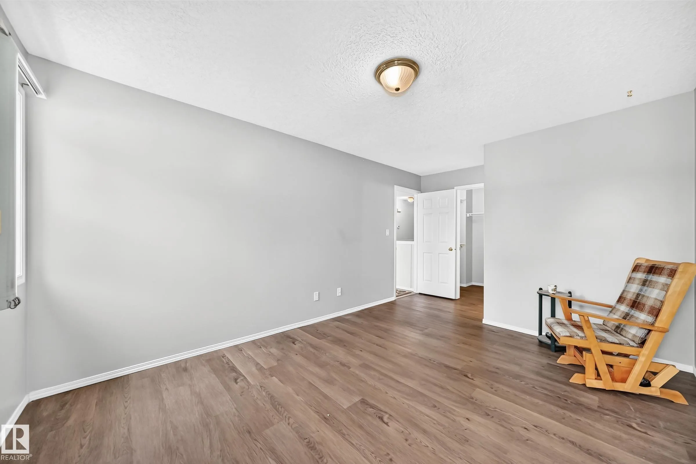 104 MAISONETTE Village