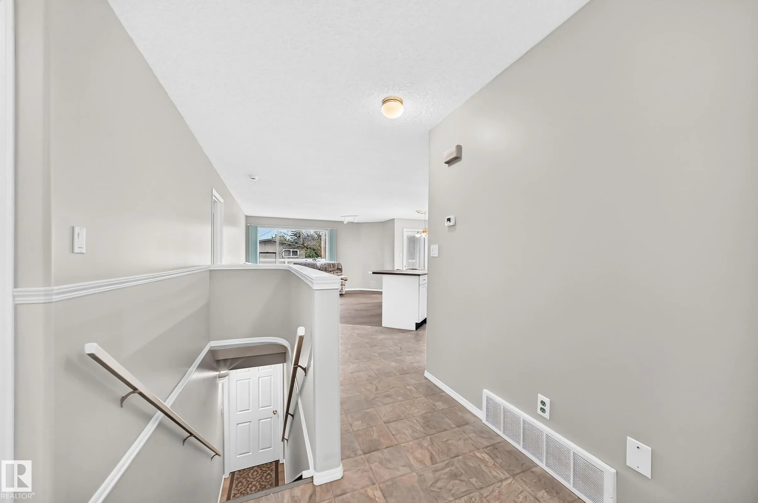 104 MAISONETTE Village