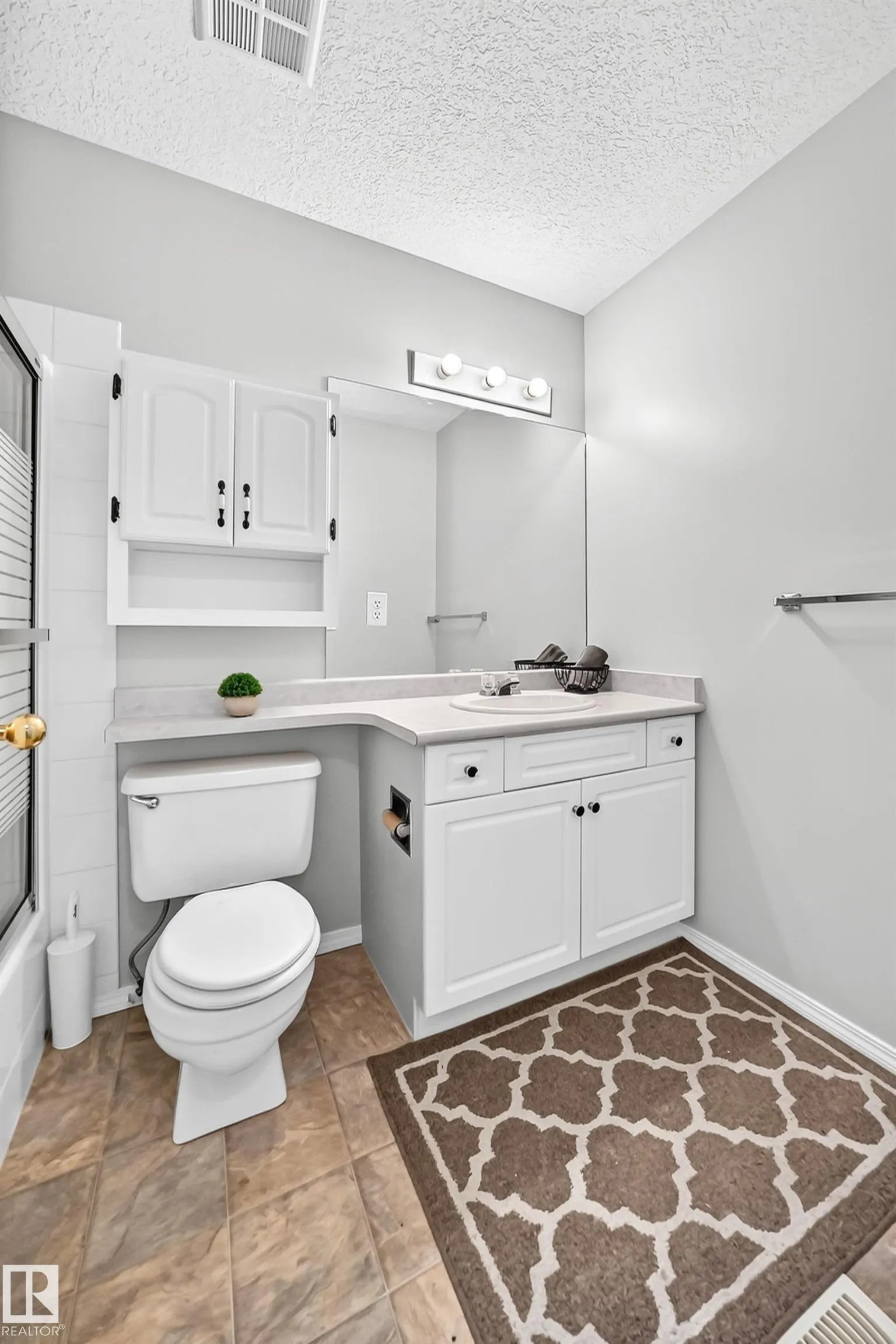 104 MAISONETTE Village