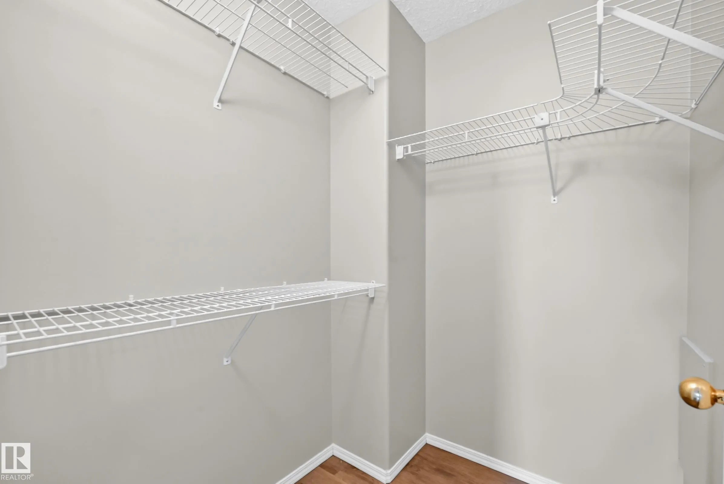 104 MAISONETTE Village