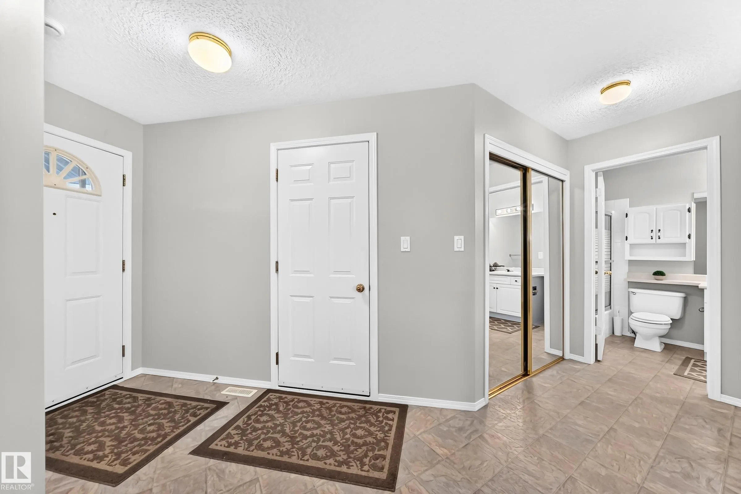 104 MAISONETTE Village