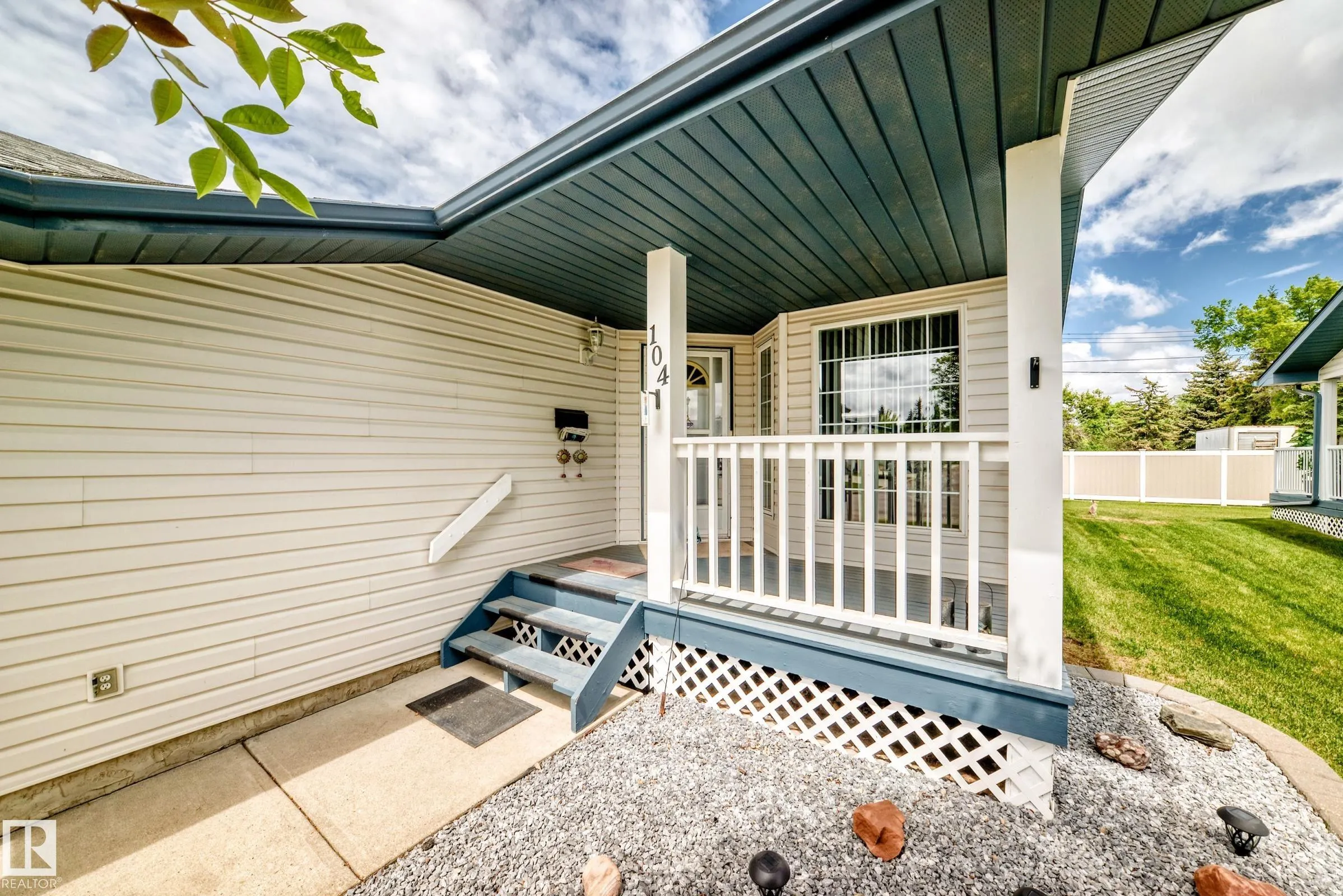 104 MAISONETTE Village