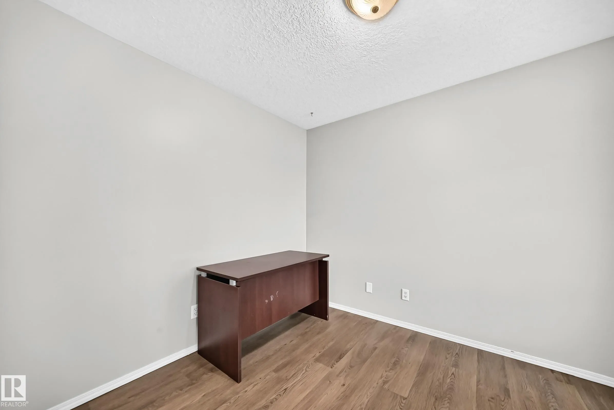 104 MAISONETTE Village