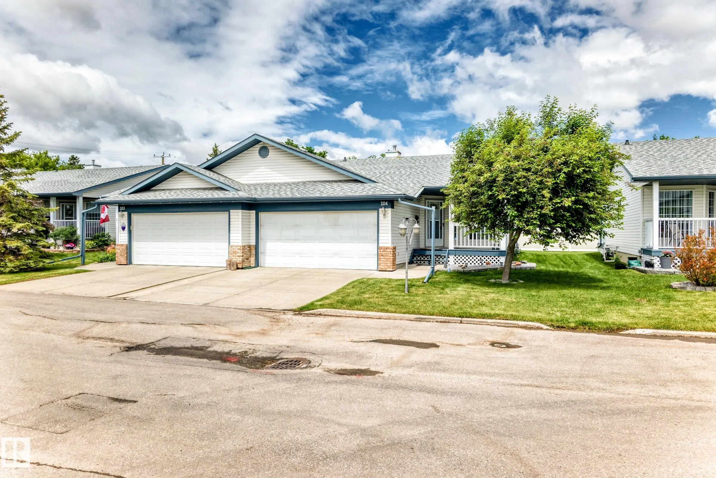 104 MAISONETTE Village