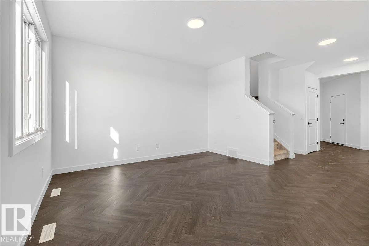 2106 Crossbill Lane