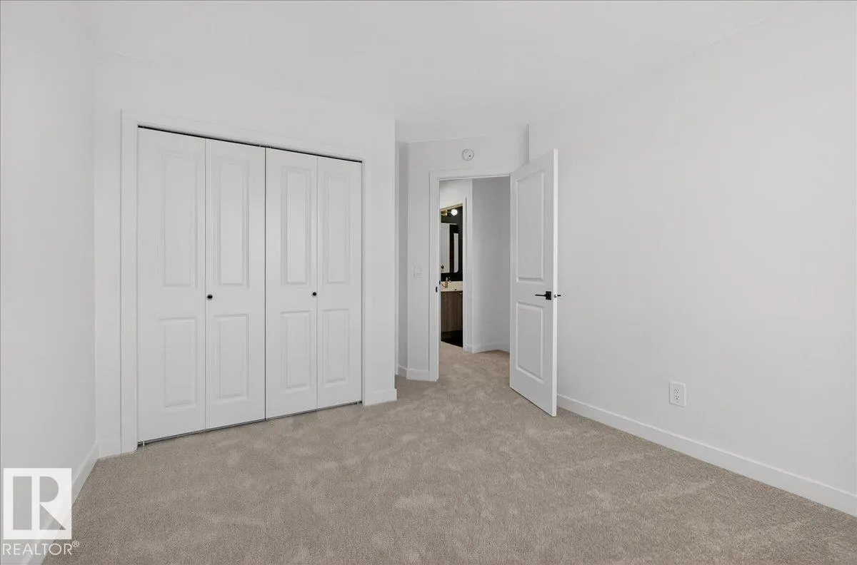 2106 Crossbill Lane