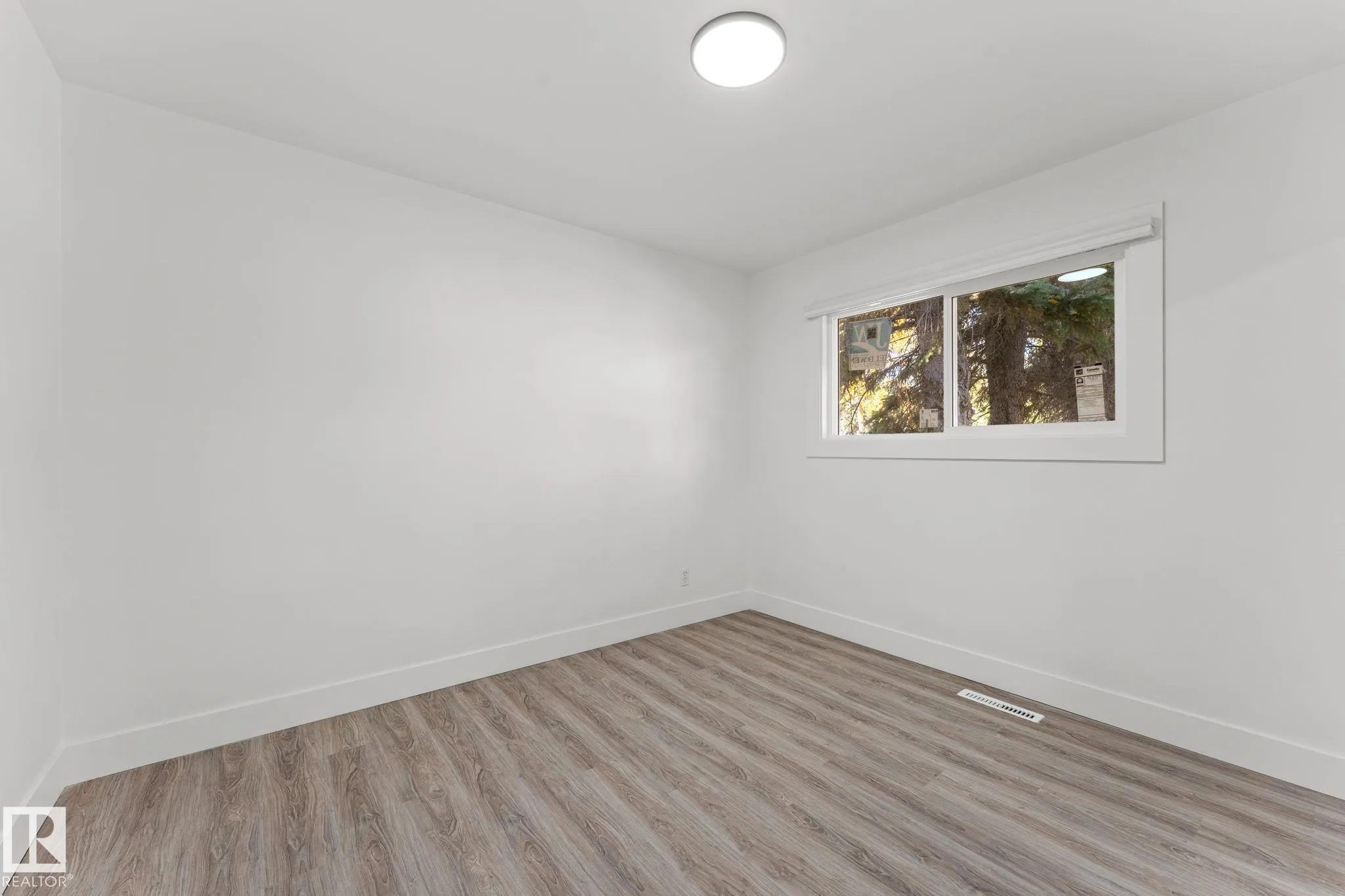 970 Alder Ave