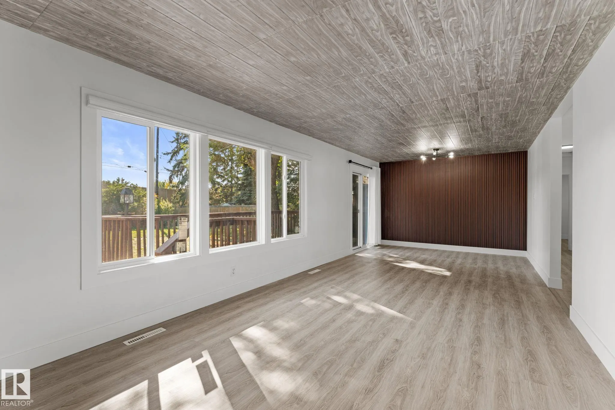 970 Alder Ave