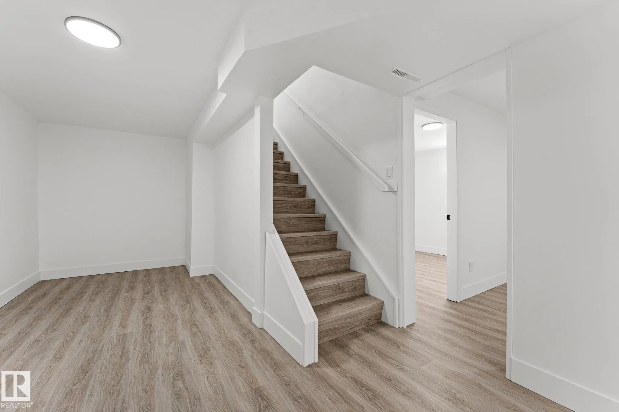 970 Alder Ave
