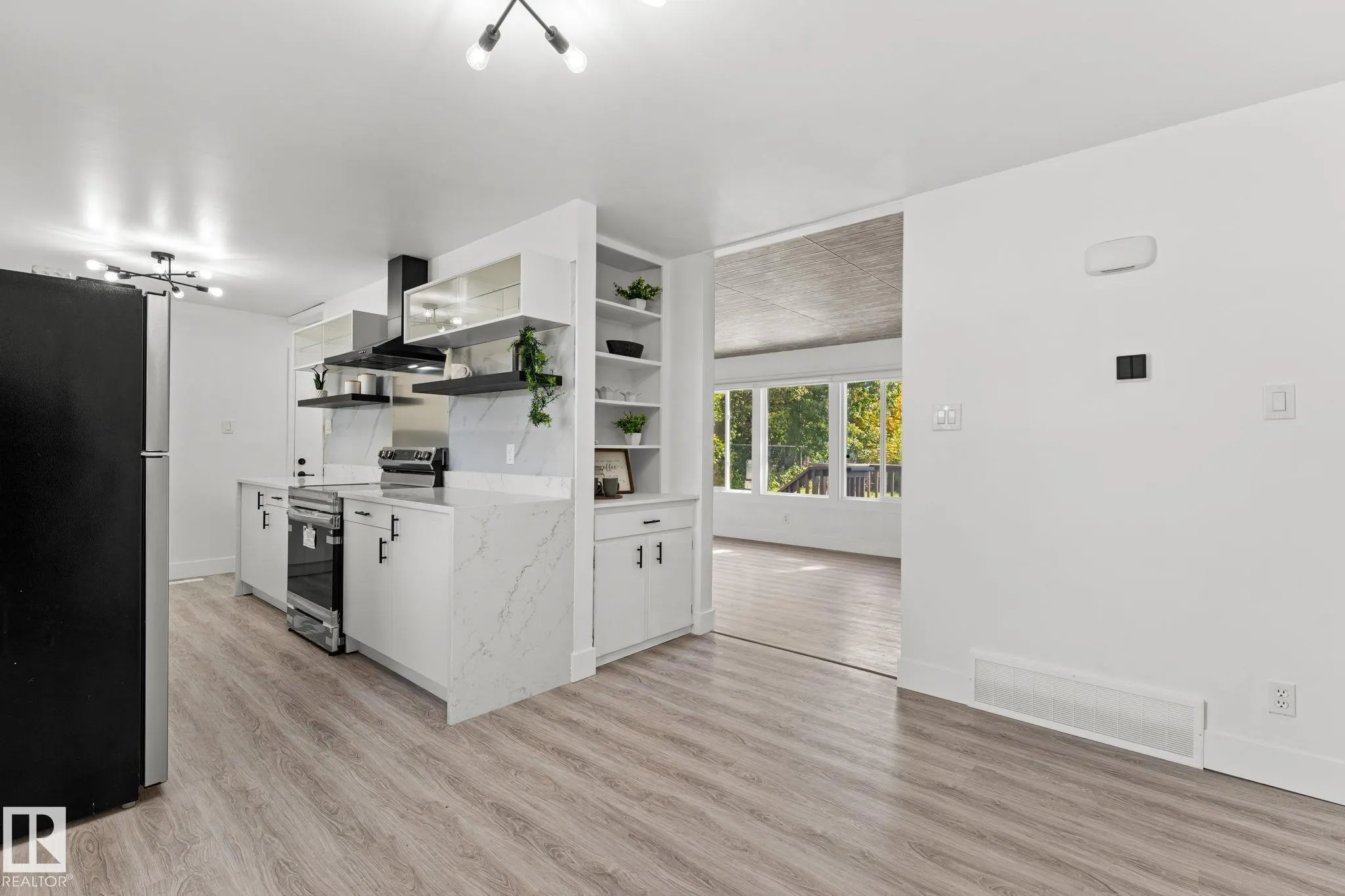 970 Alder Ave