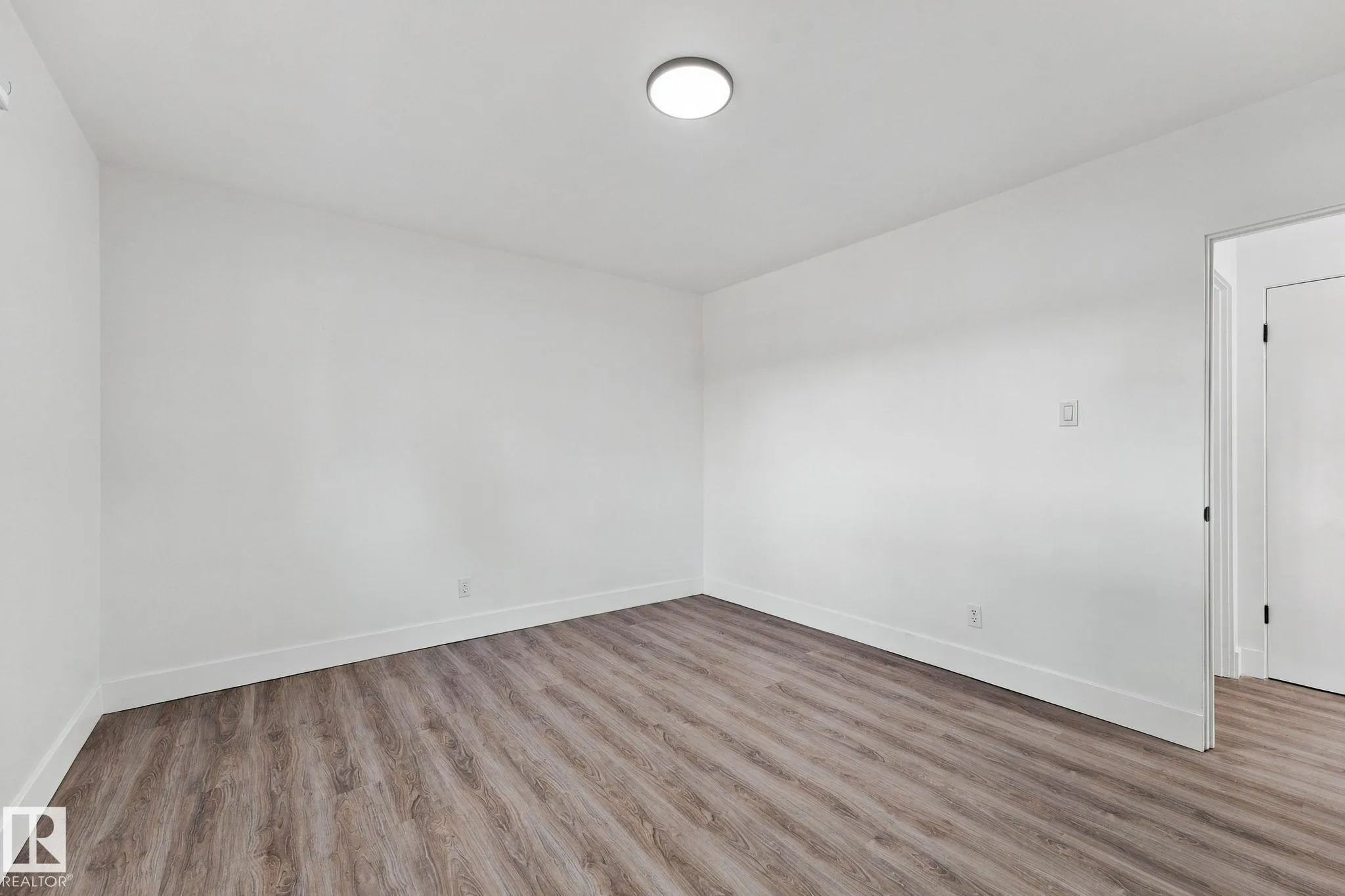 970 Alder Ave