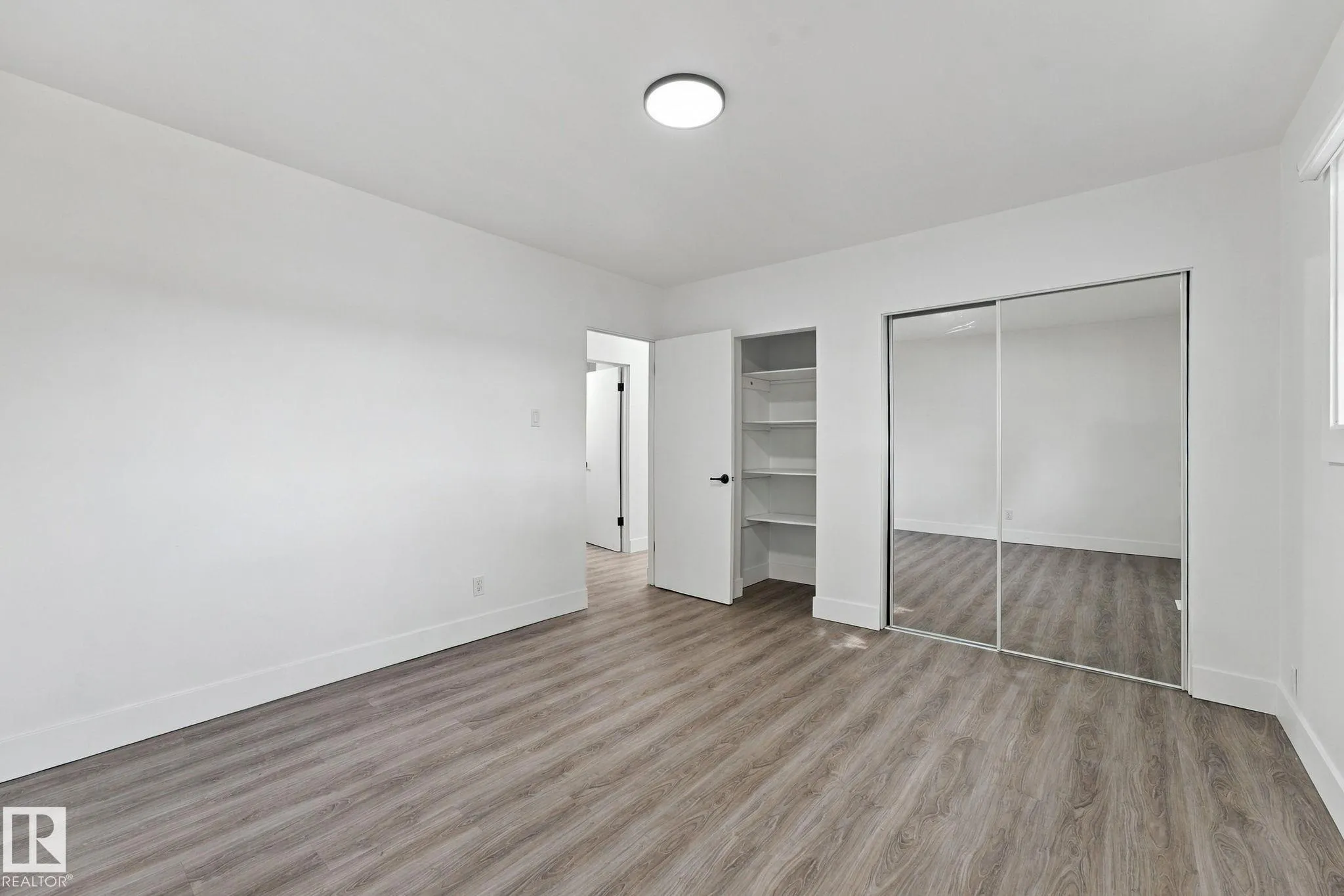 970 Alder Ave