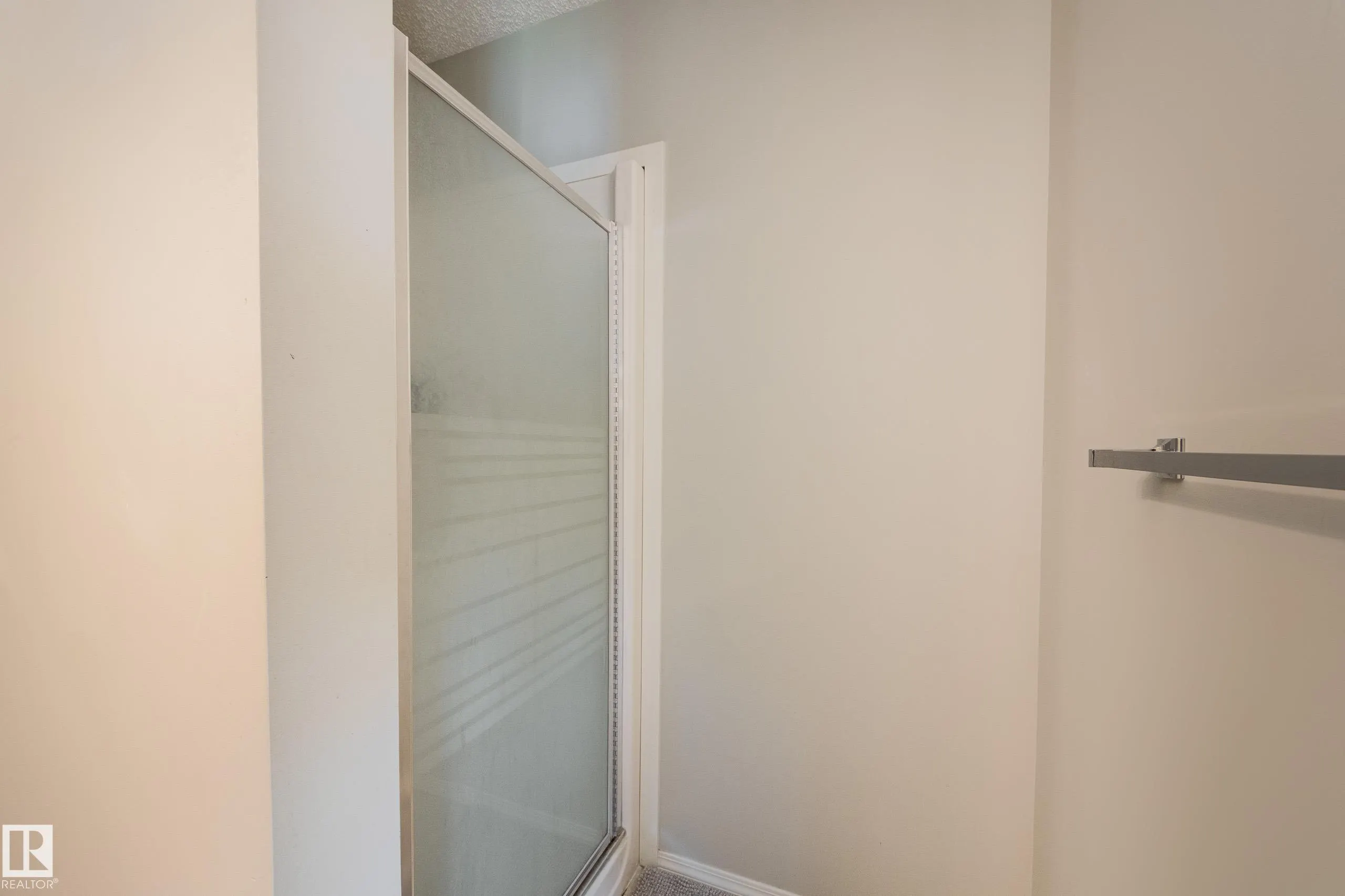 115 CHESTERMERE Drive