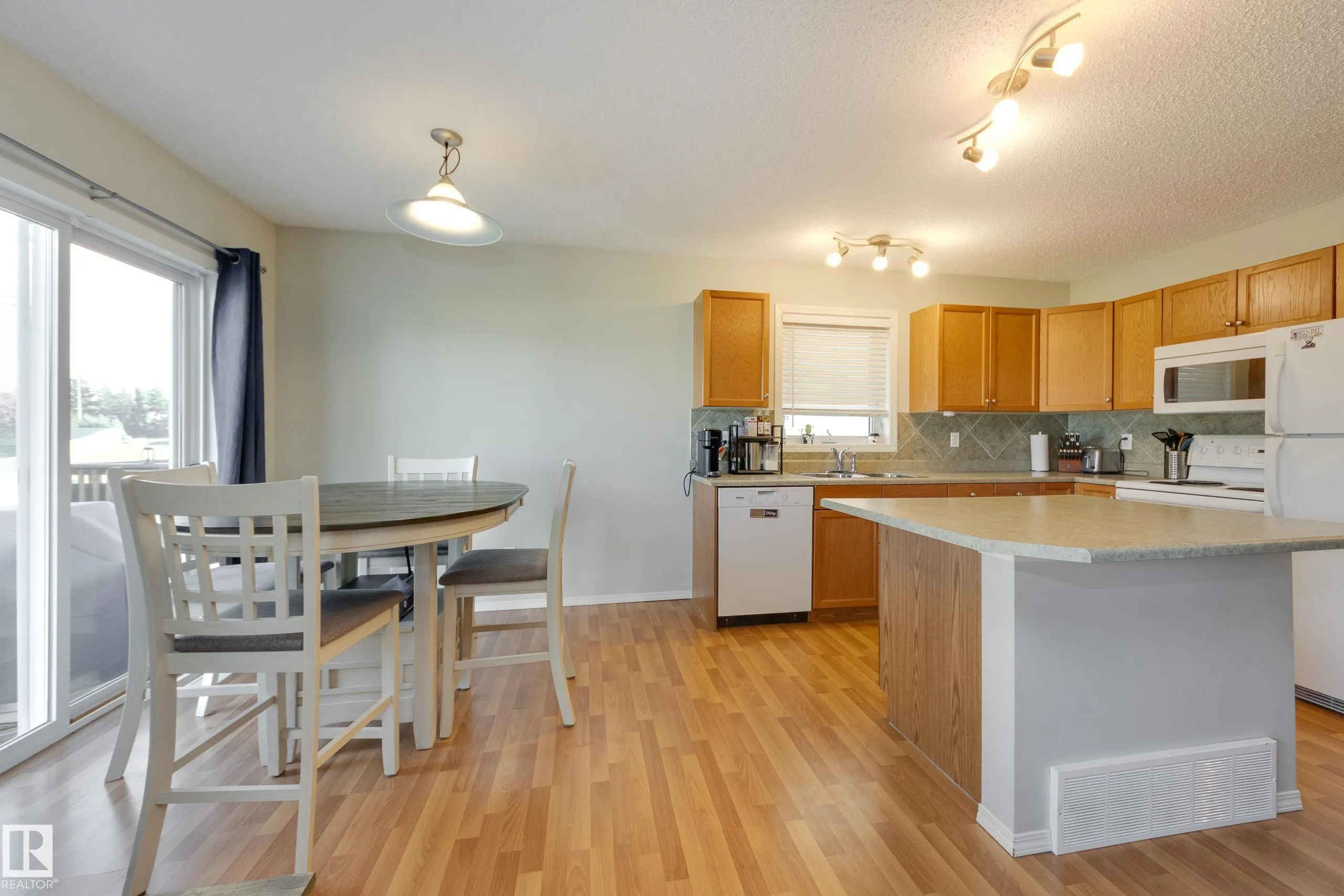 115 CHESTERMERE Drive