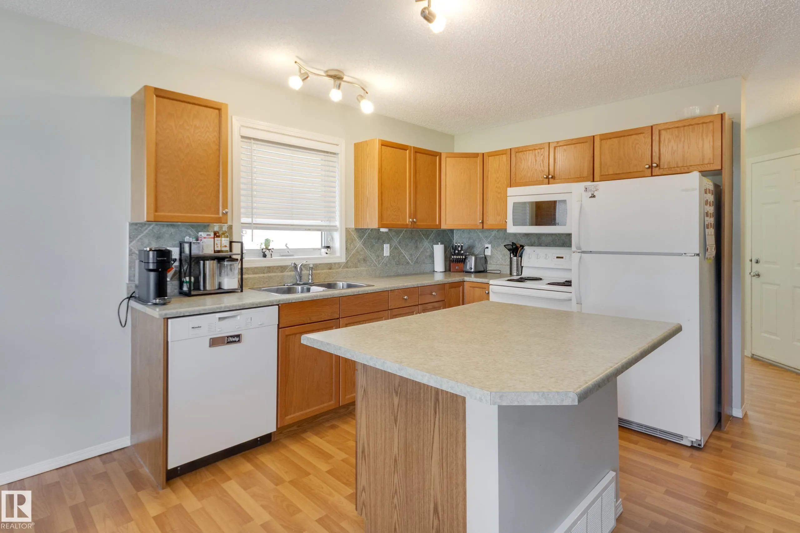 115 CHESTERMERE Drive