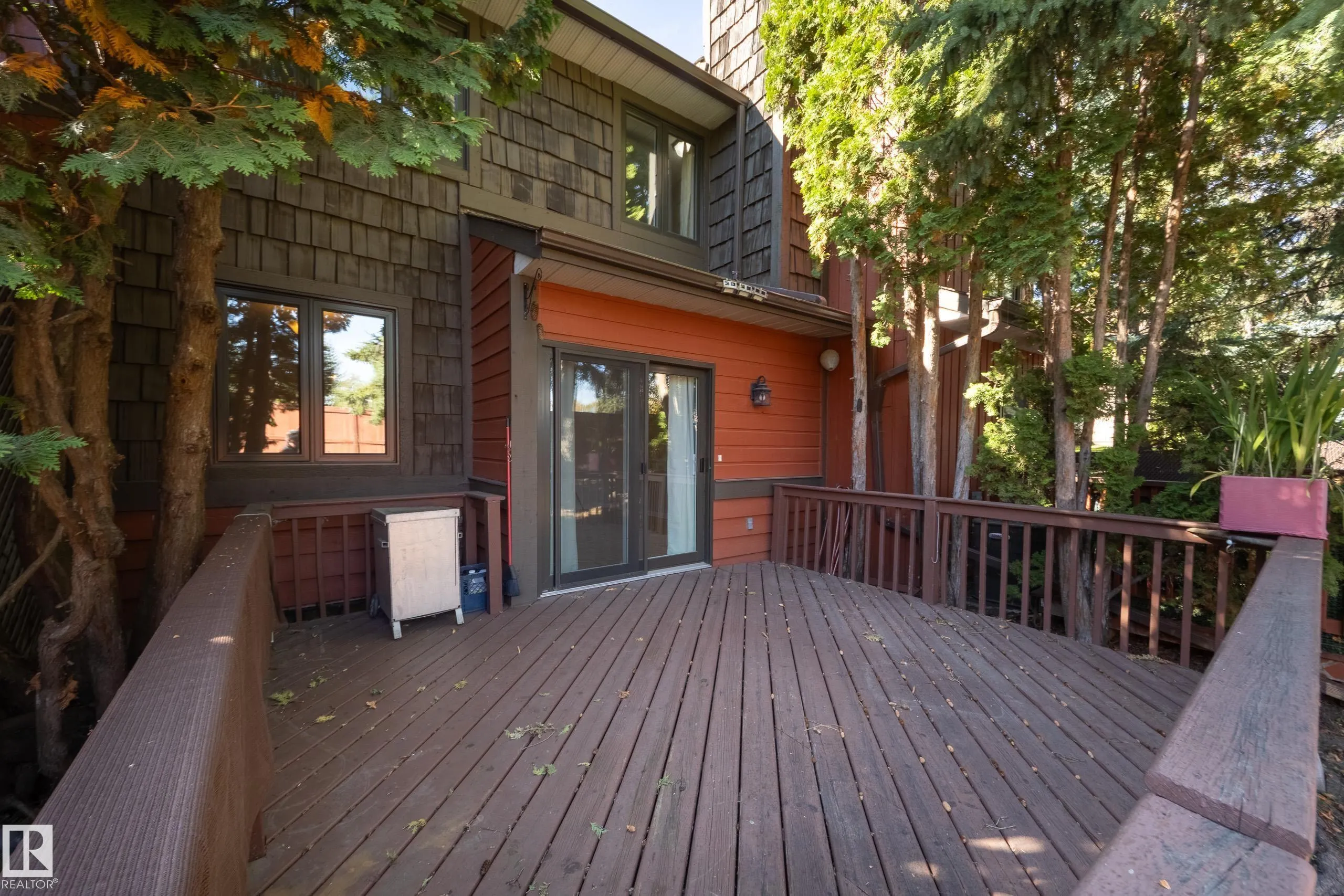 94 LACOMBE Point(e)