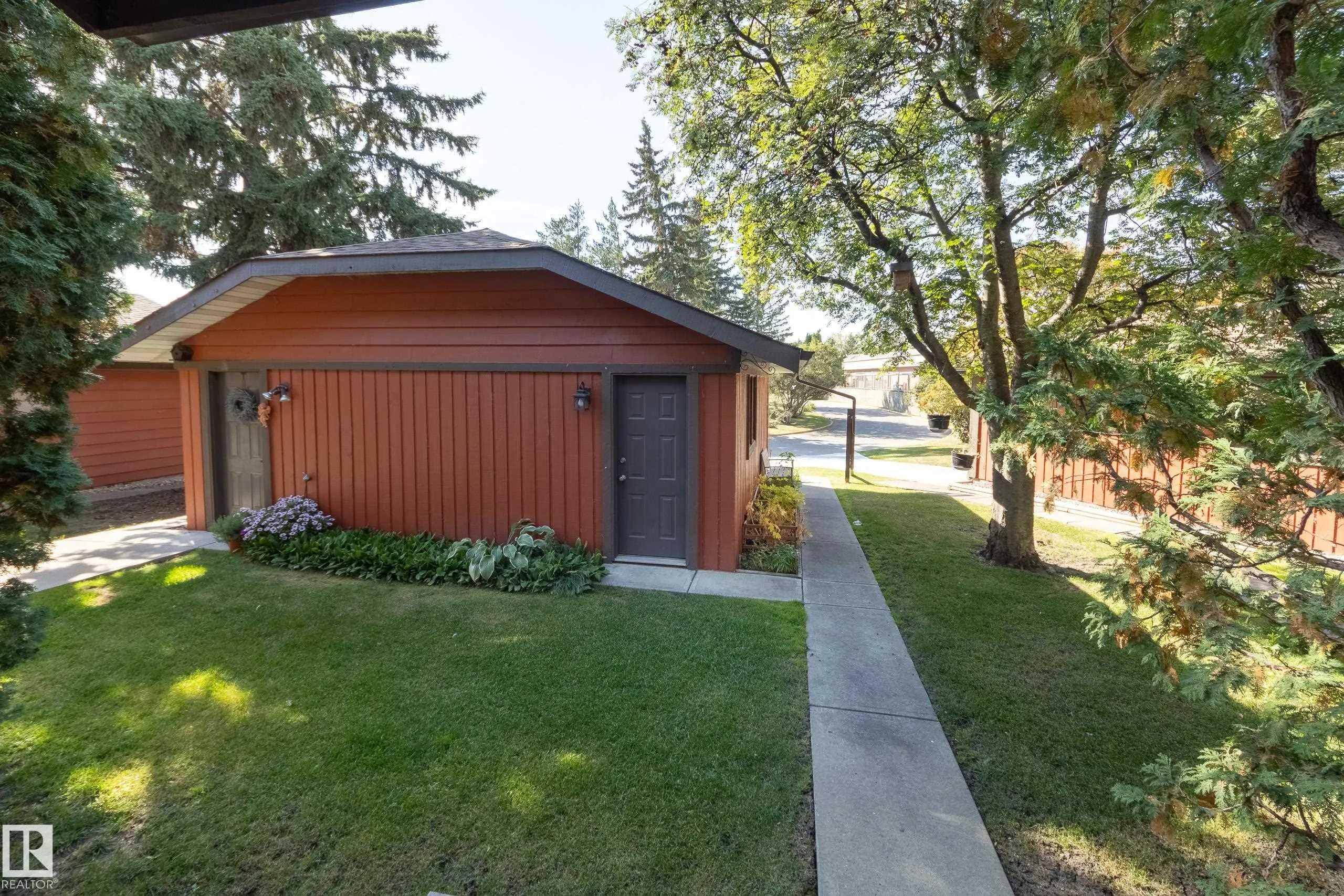 94 LACOMBE Point(e)