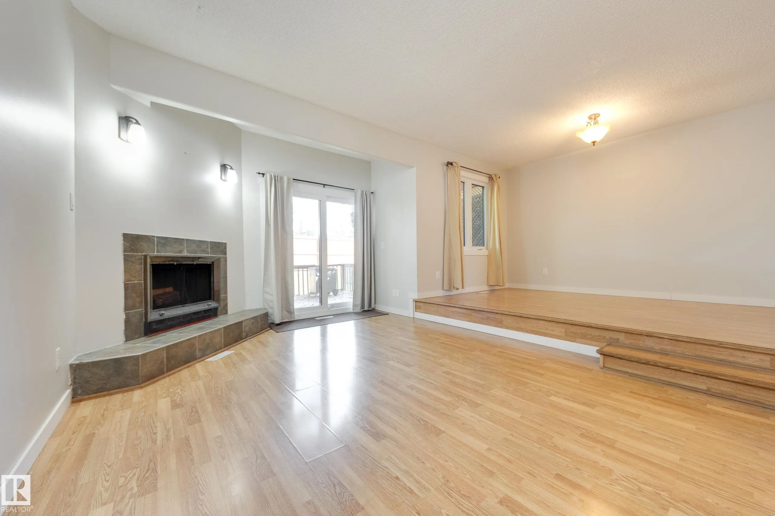 94 LACOMBE Point(e)