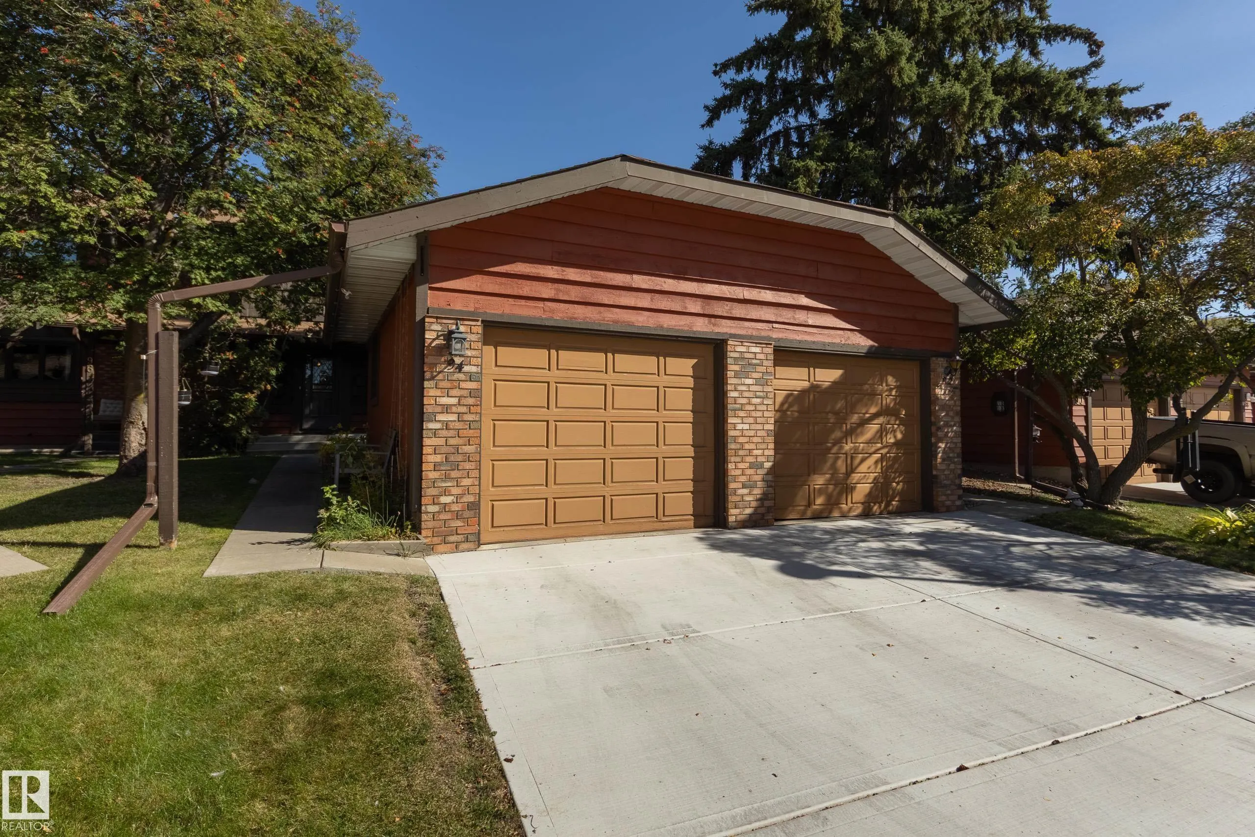 94 LACOMBE Point(e)