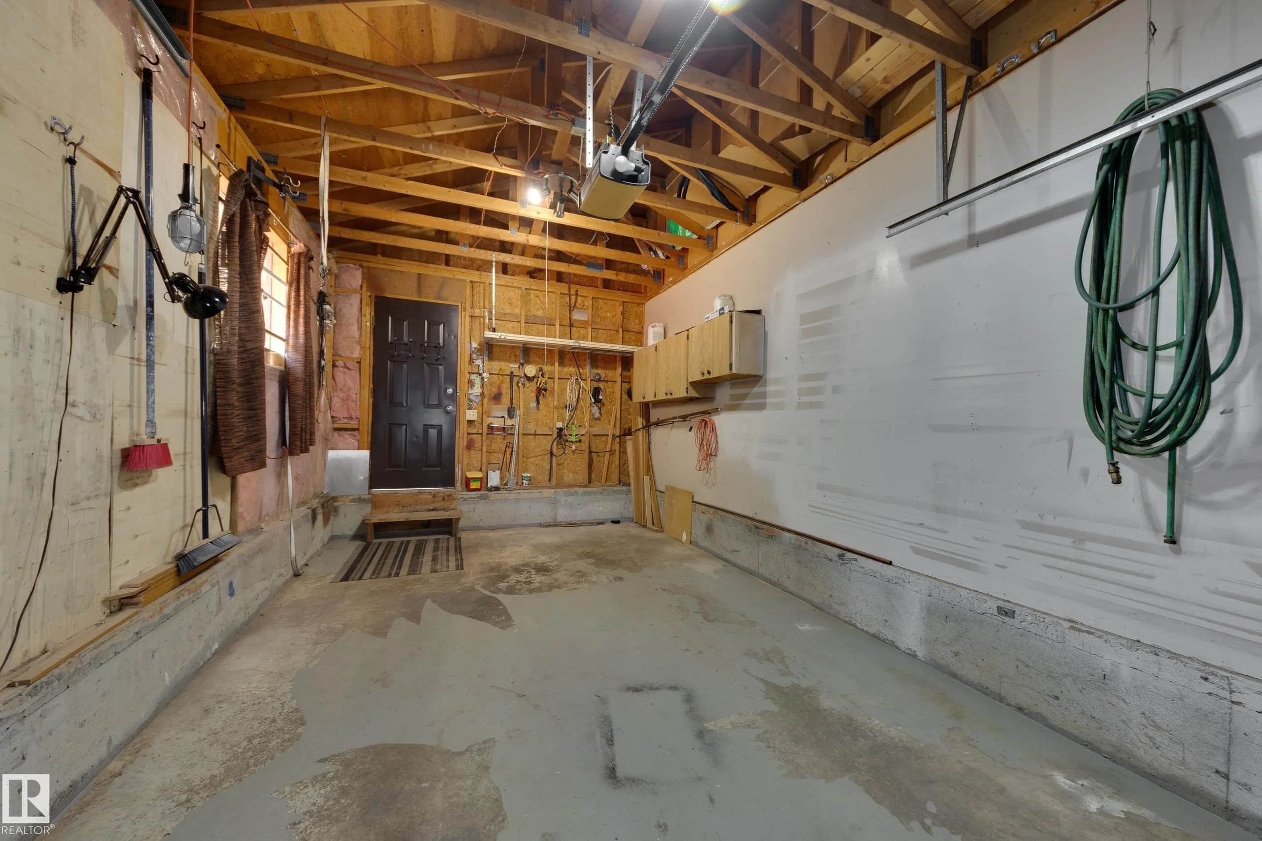 94 LACOMBE Point(e)
