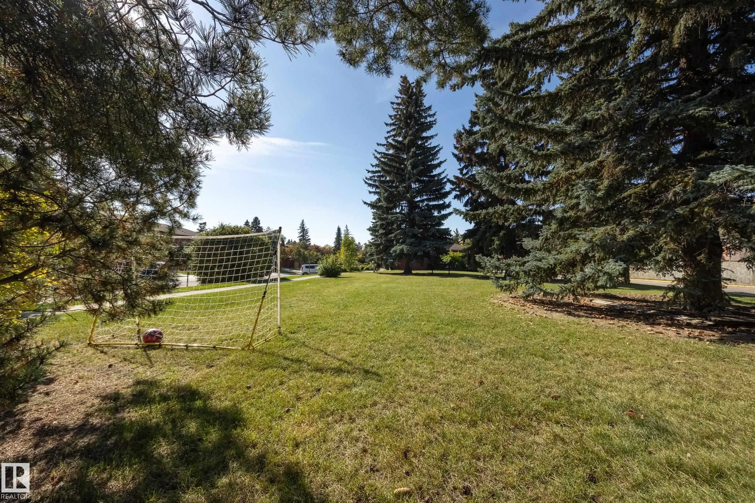 94 LACOMBE Point(e)