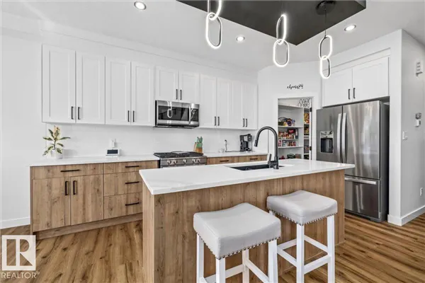 287 SAVOY Crescent