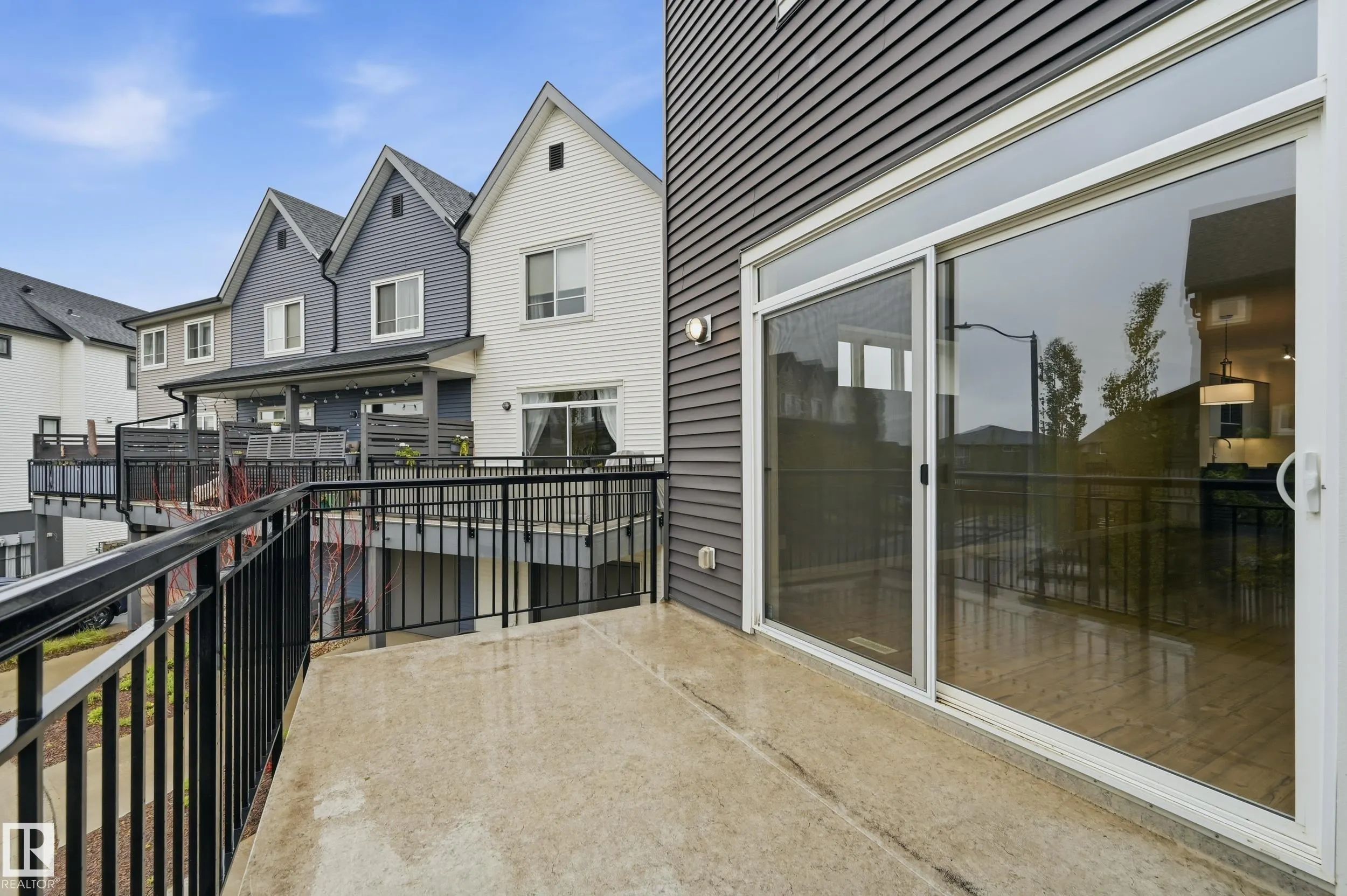 100 JENSEN LAKES Boulevard