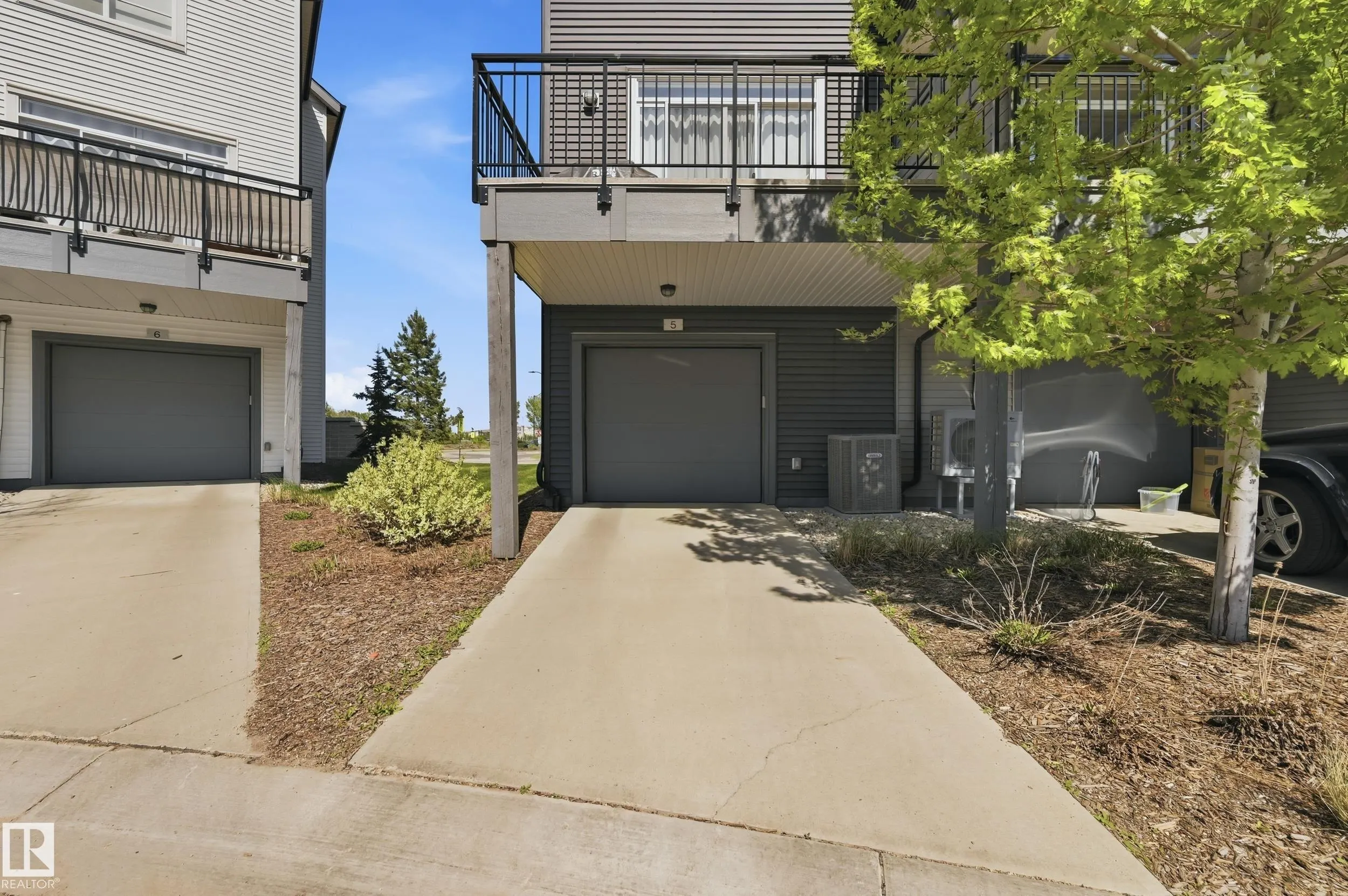 100 JENSEN LAKES Boulevard