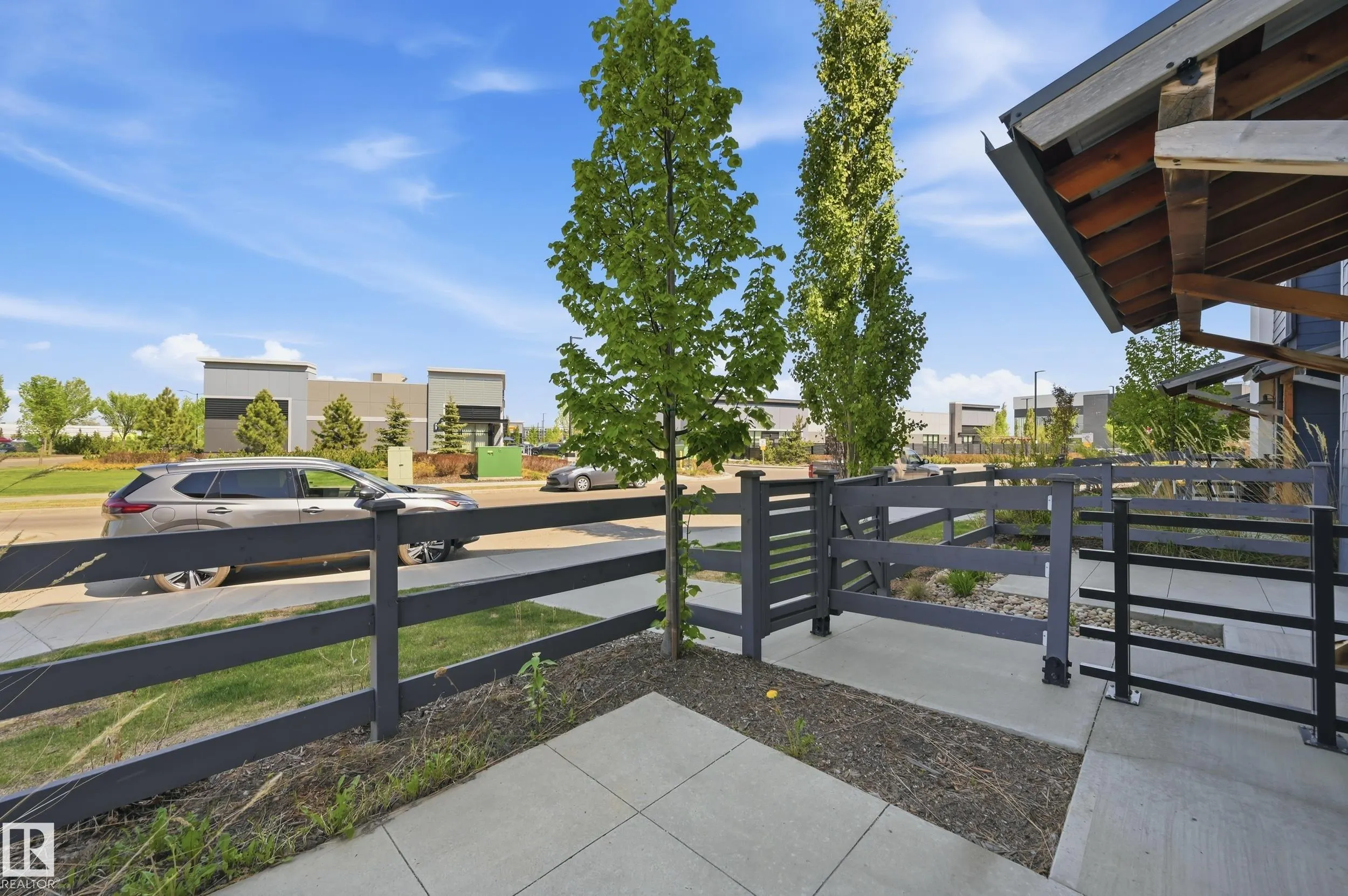 100 JENSEN LAKES Boulevard