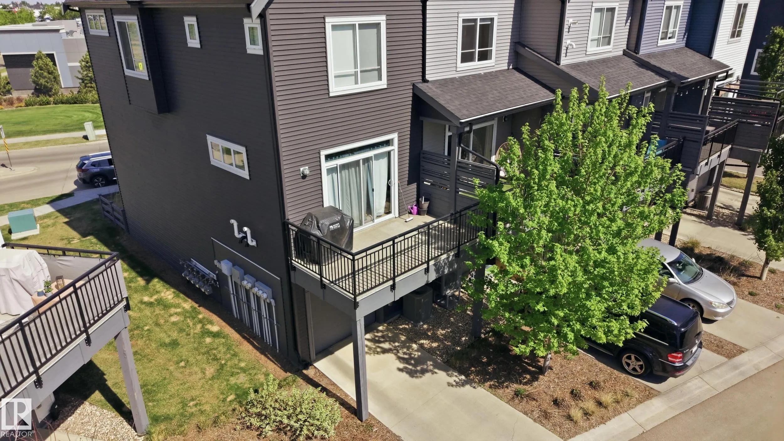 100 JENSEN LAKES Boulevard
