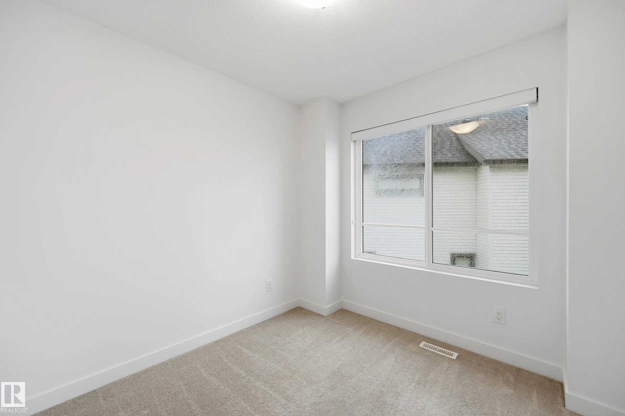 100 JENSEN LAKES Boulevard
