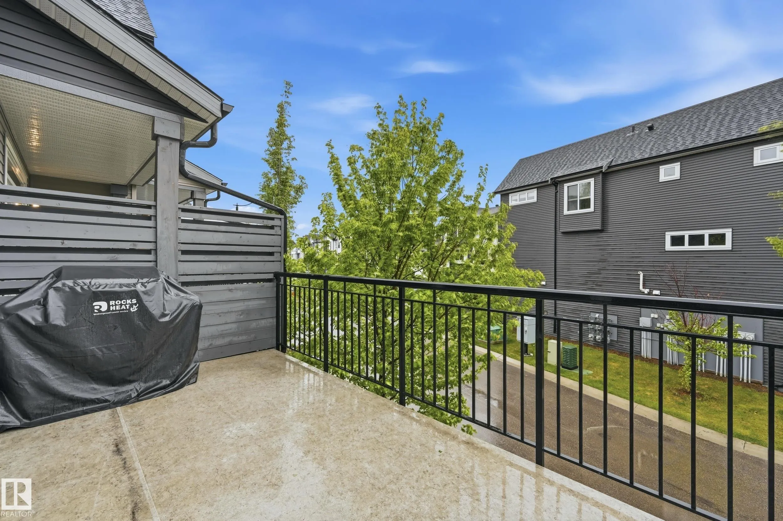 100 JENSEN LAKES Boulevard