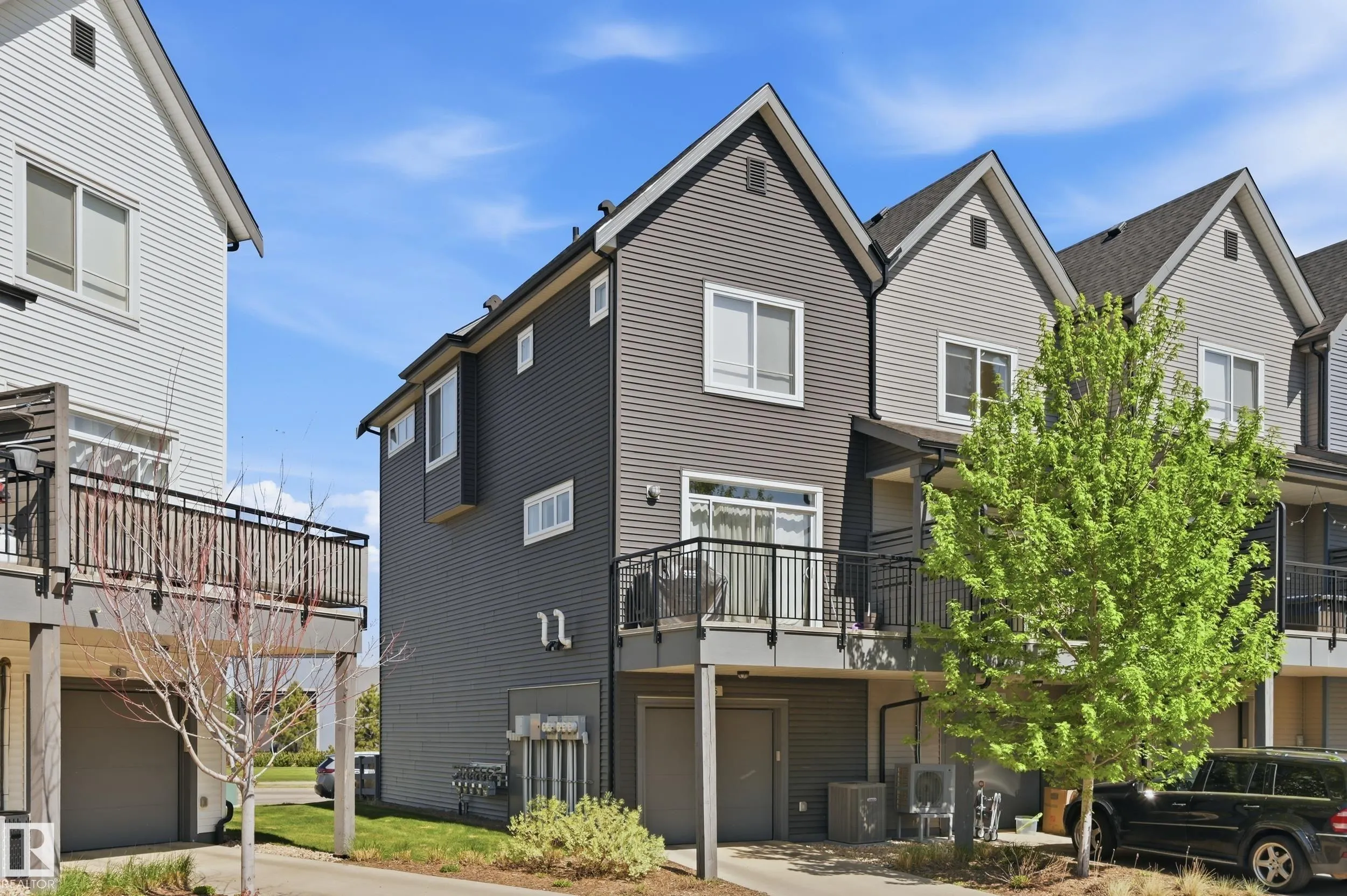 100 JENSEN LAKES Boulevard