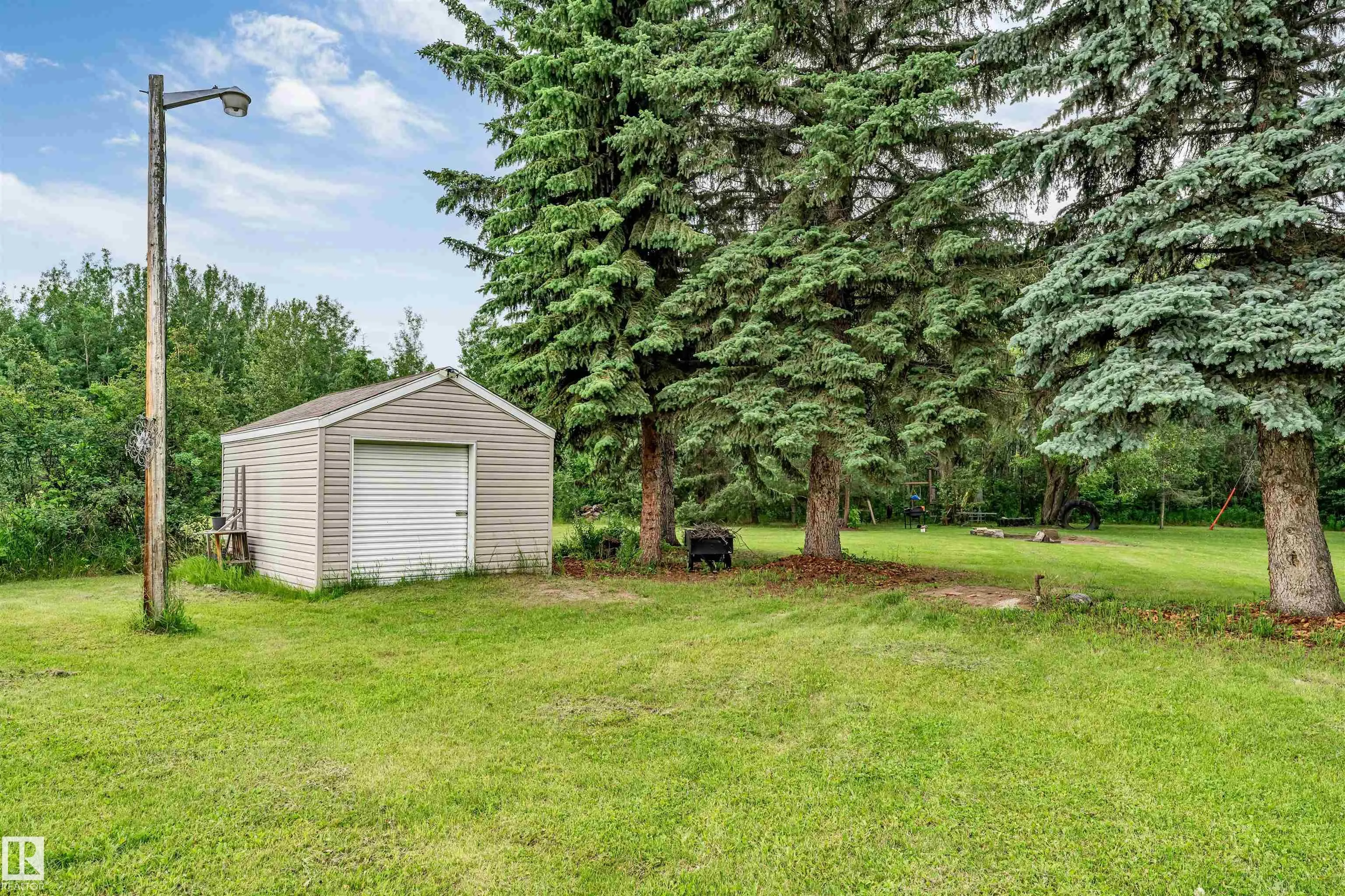 51528 RGE ROAD 262