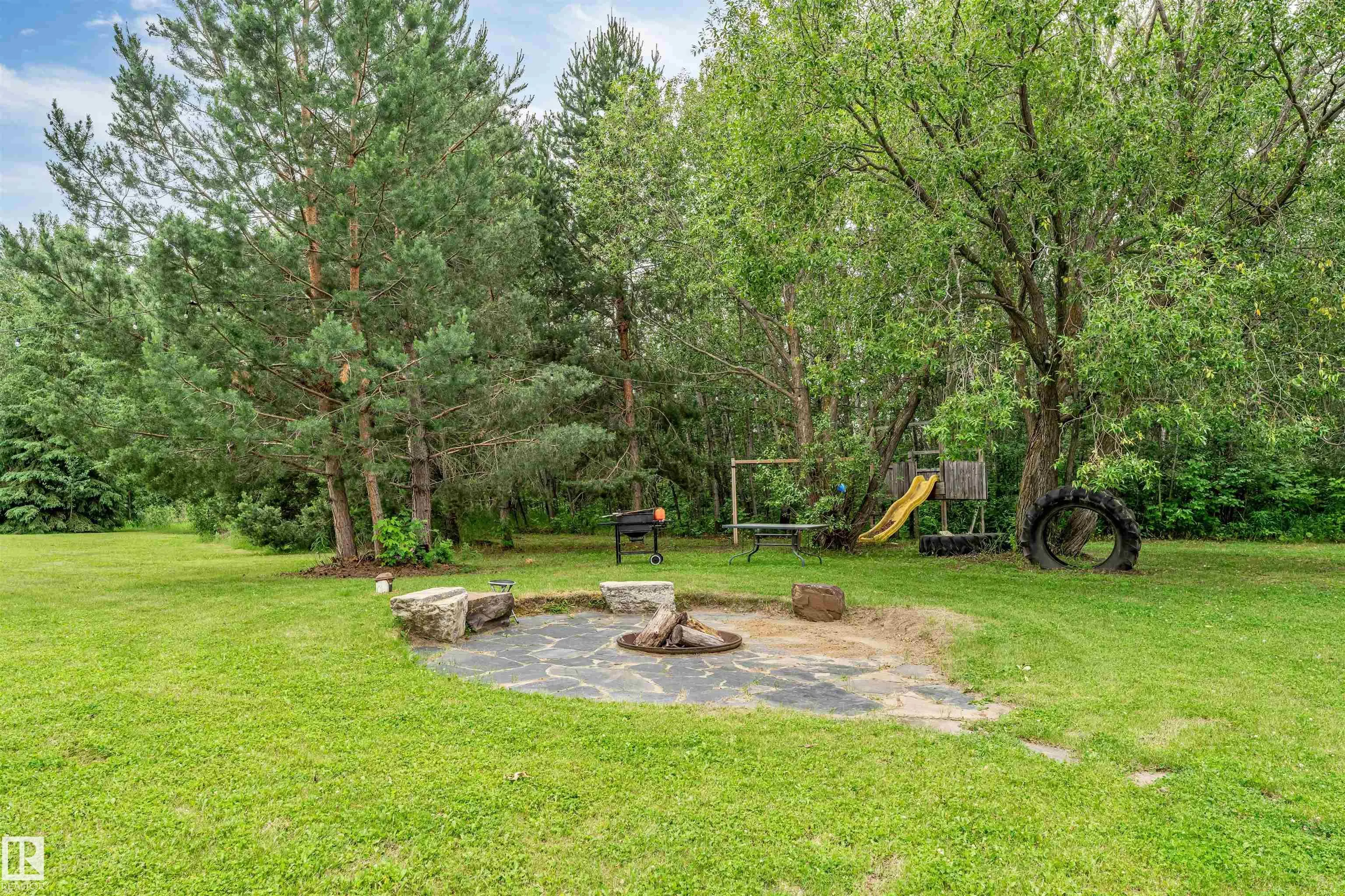 51528 RGE ROAD 262