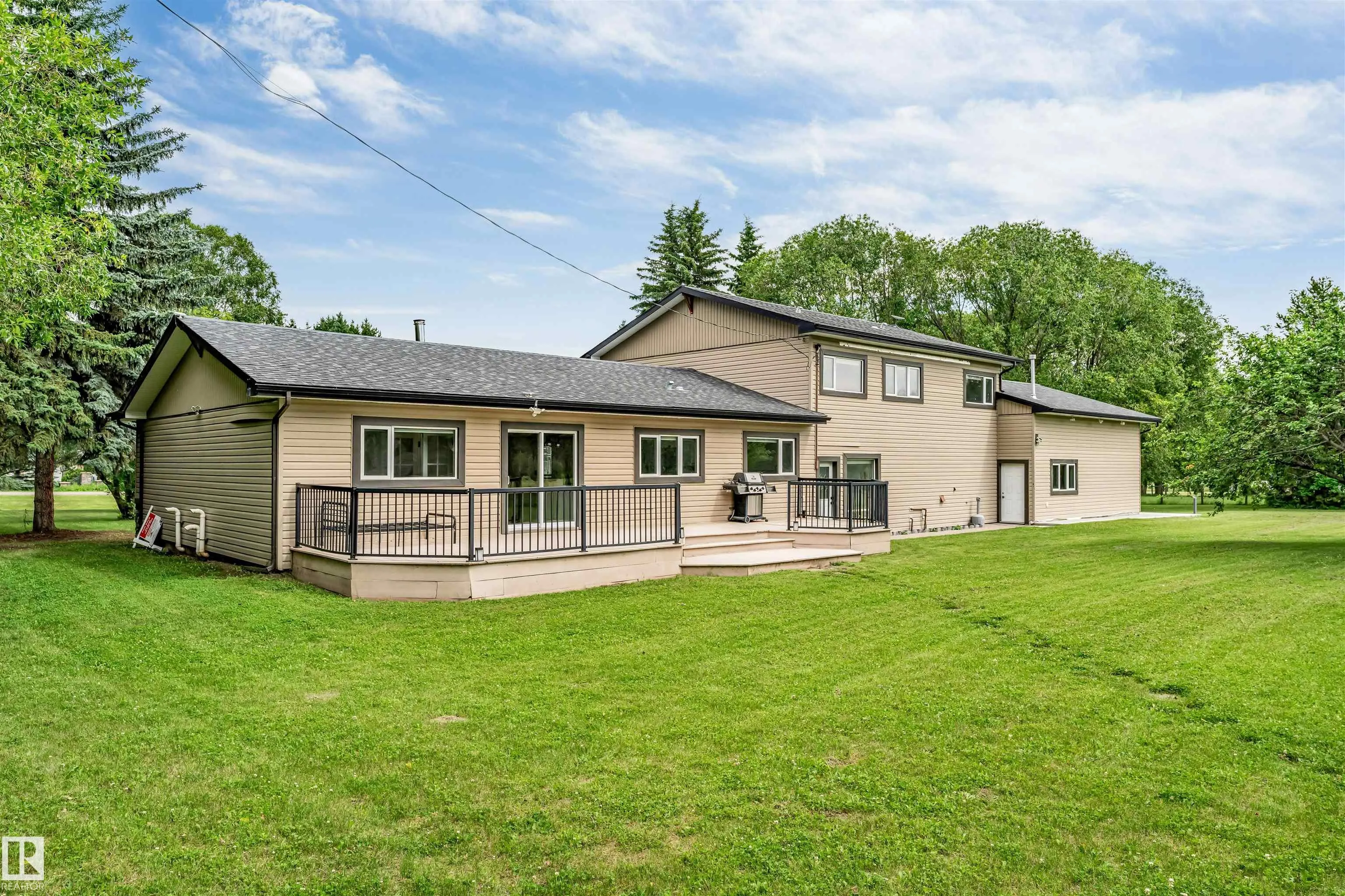 51528 RGE ROAD 262