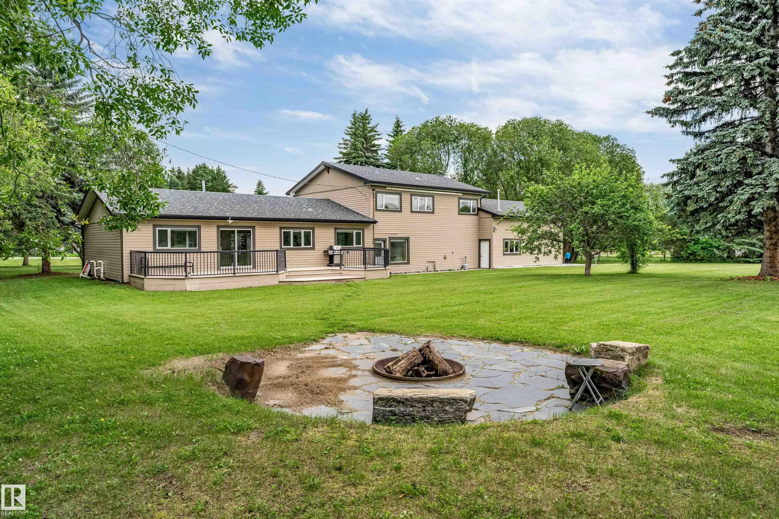 51528 RGE ROAD 262