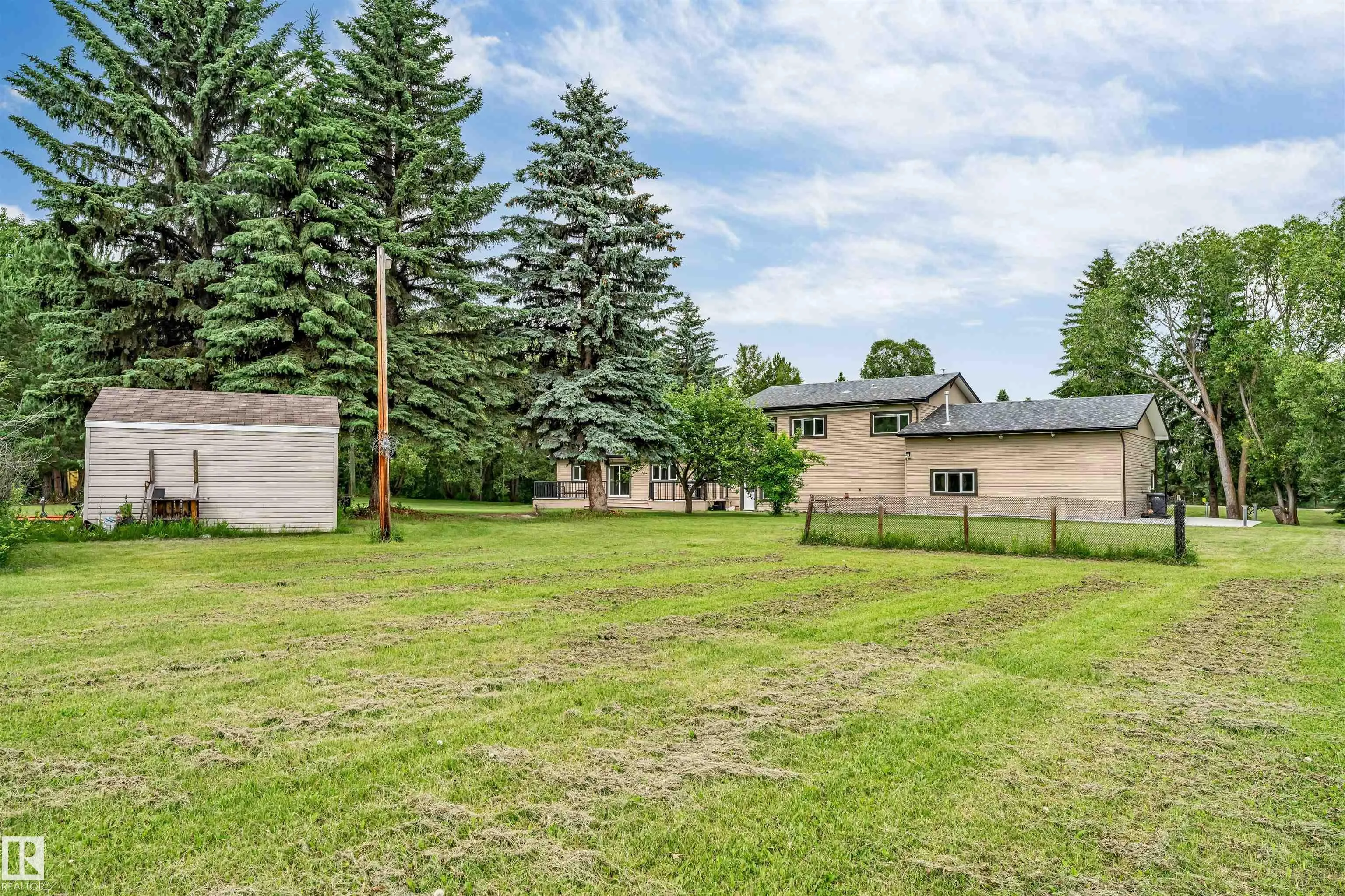 51528 RGE ROAD 262
