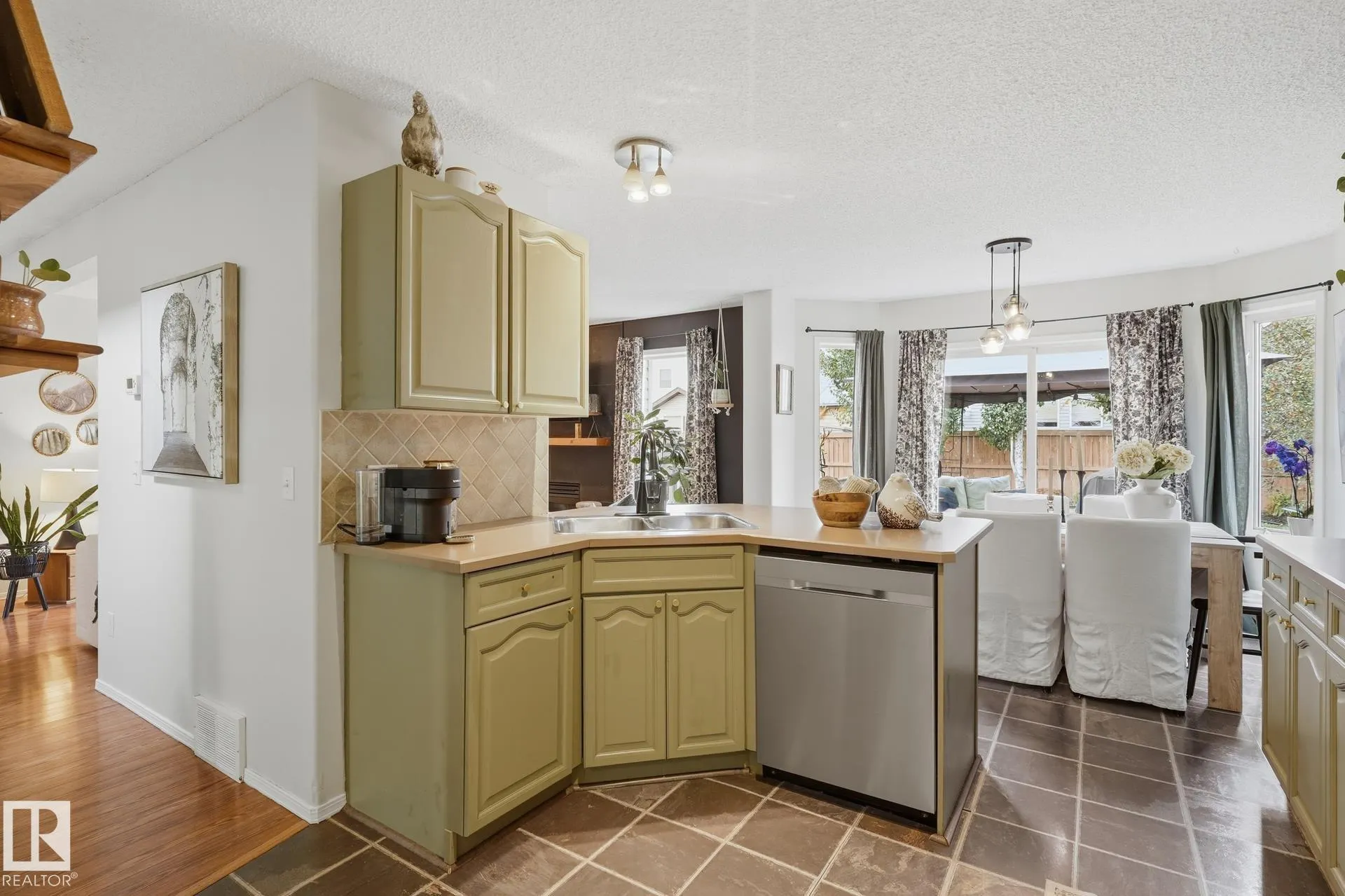 71 NEWMARKET Way