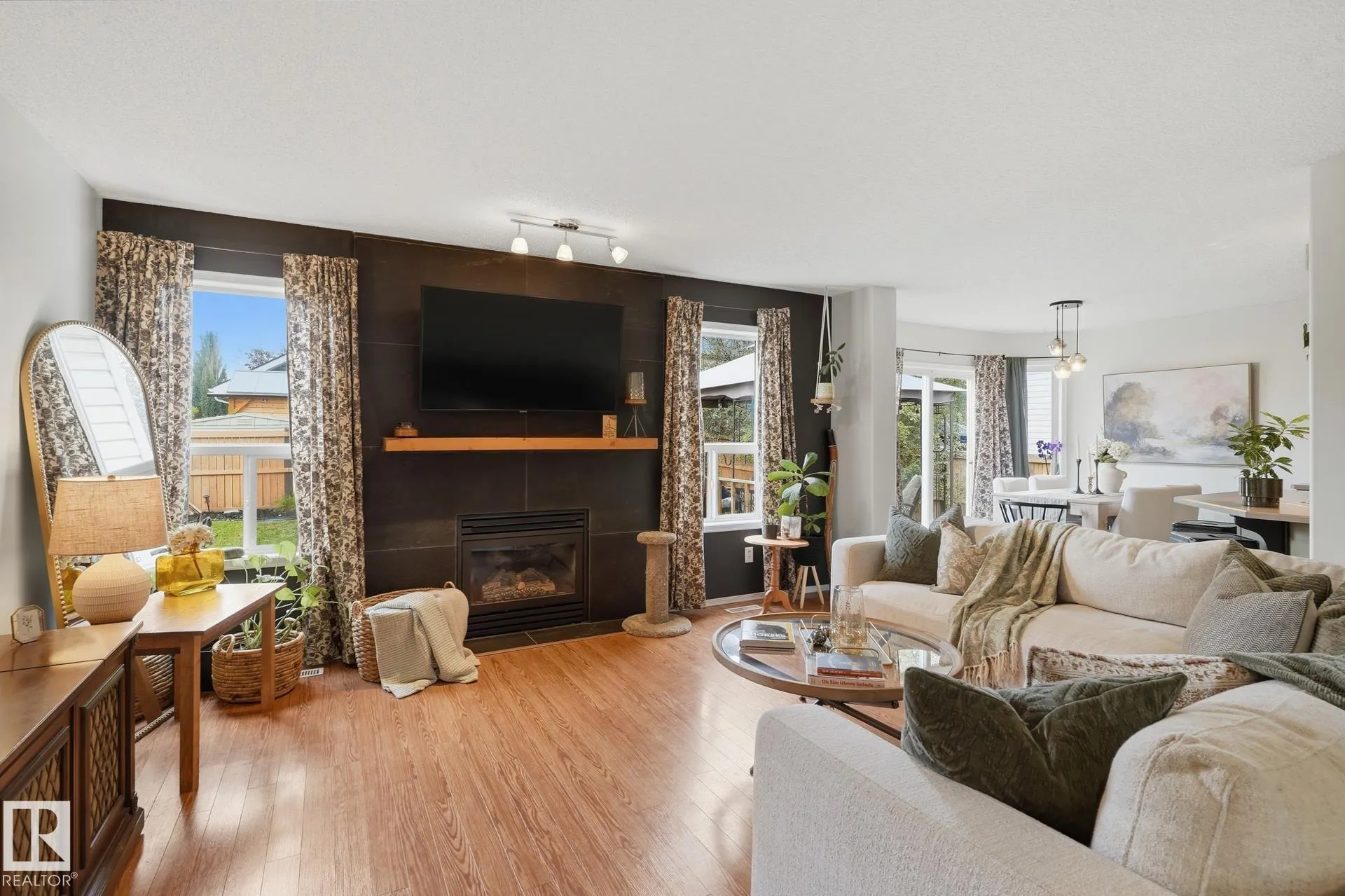 71 NEWMARKET Way