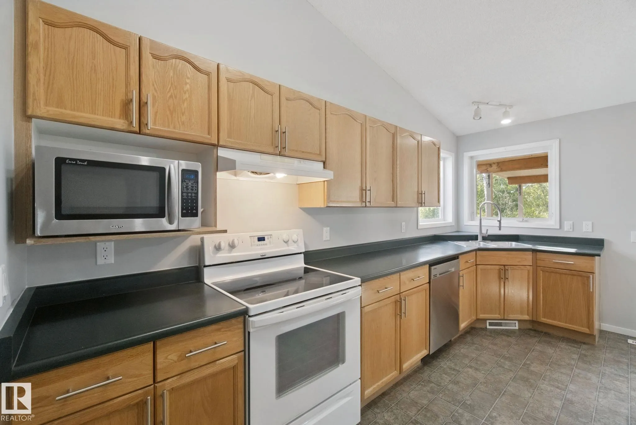 24 LA COSTA FAIRWAY Close