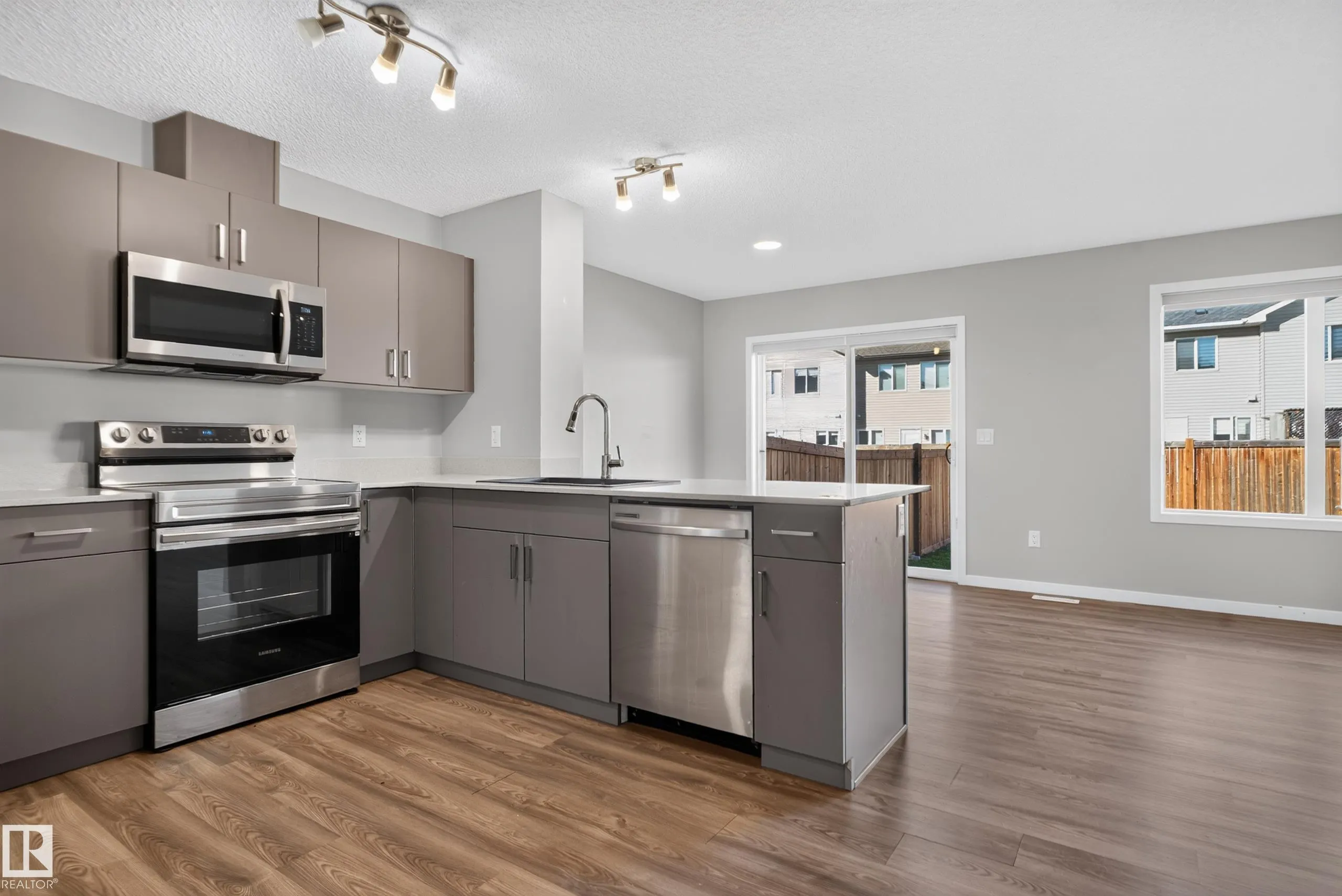9330 COOPER Bend