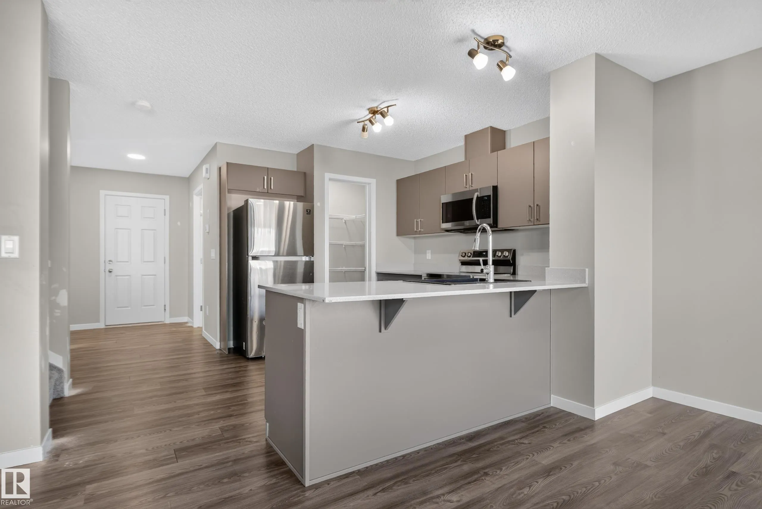 9330 COOPER Bend