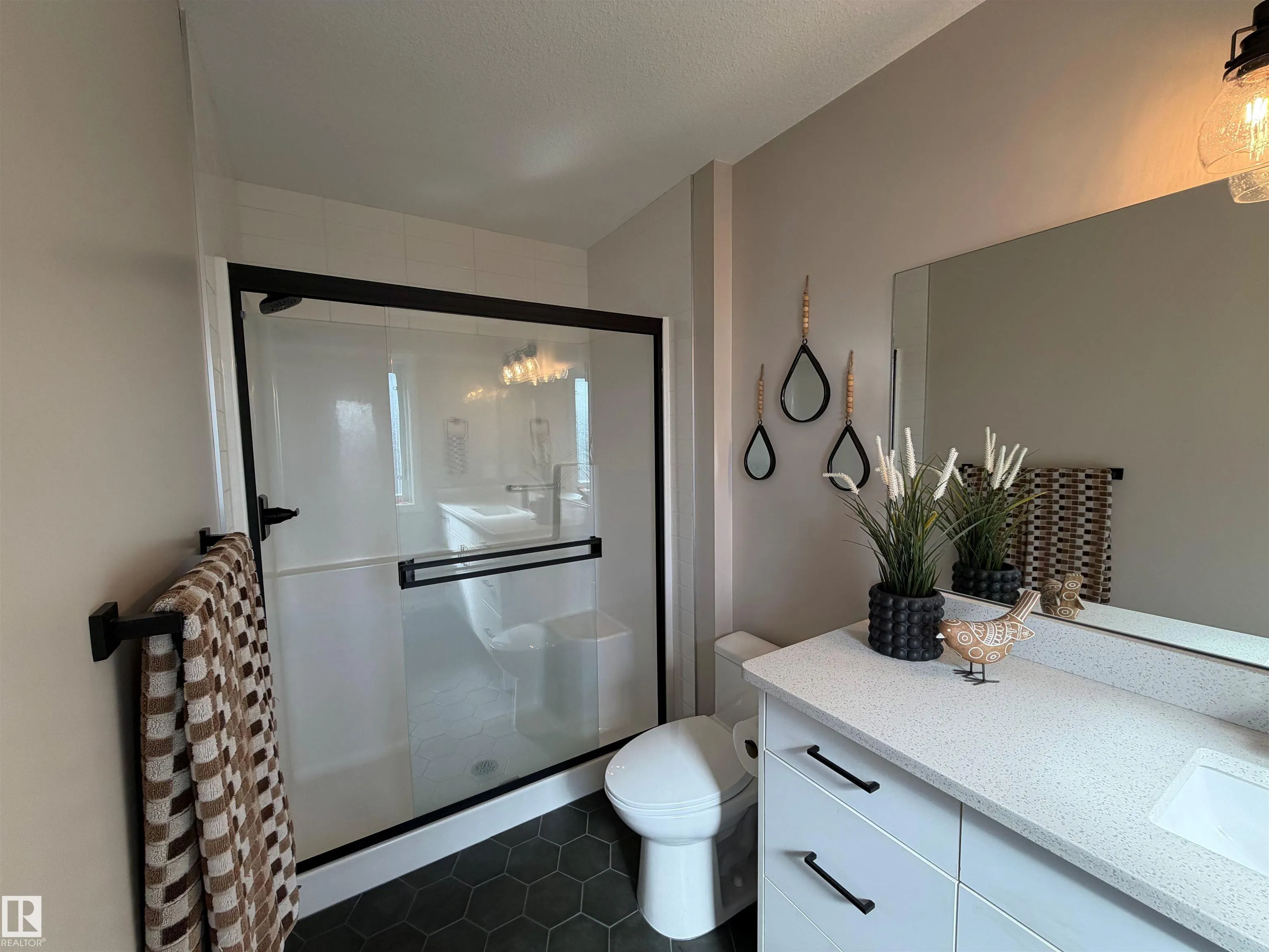 595 MEADOWVIEW Drive